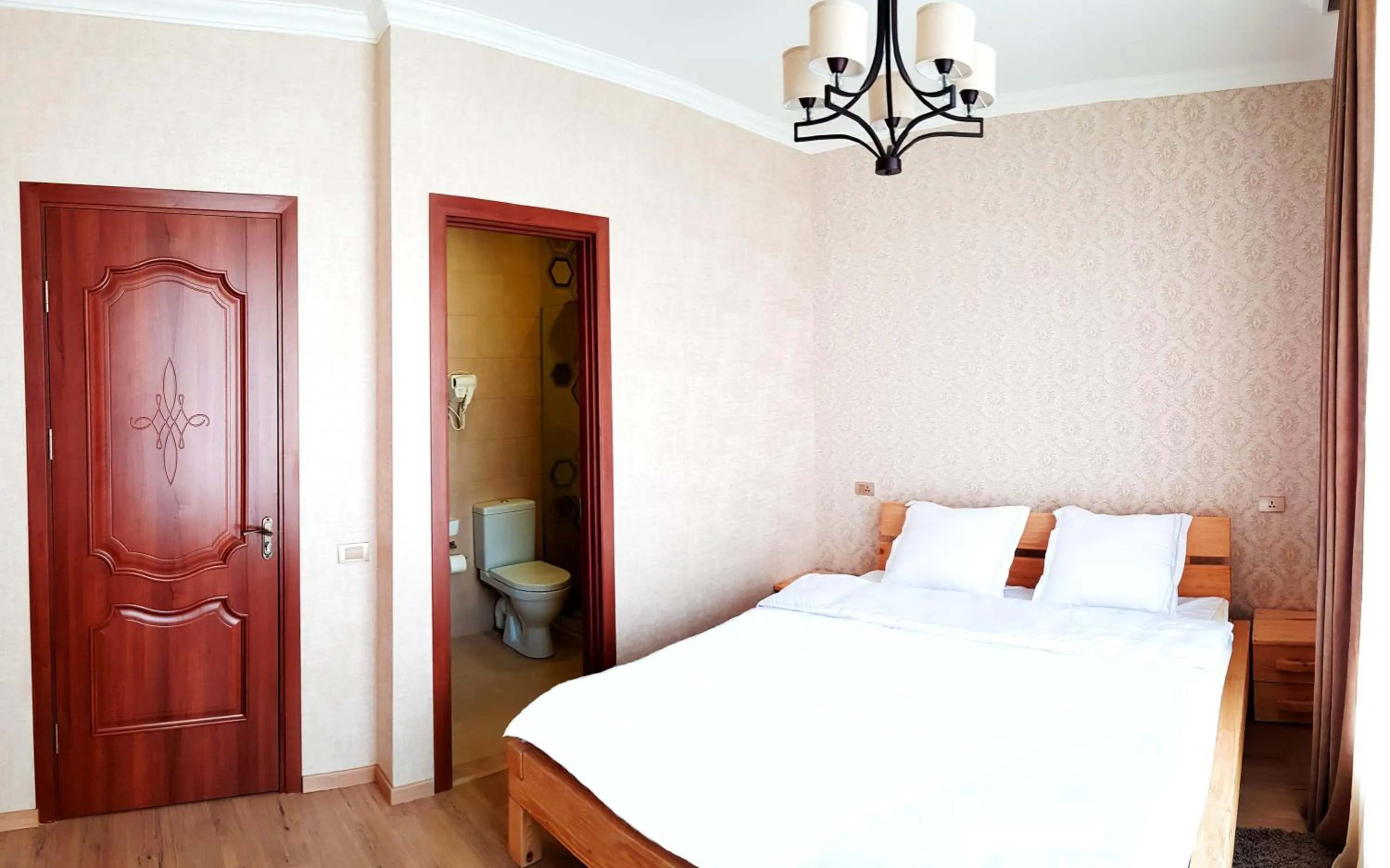 Shower, Bed in Cozy Hotel Kazbegi