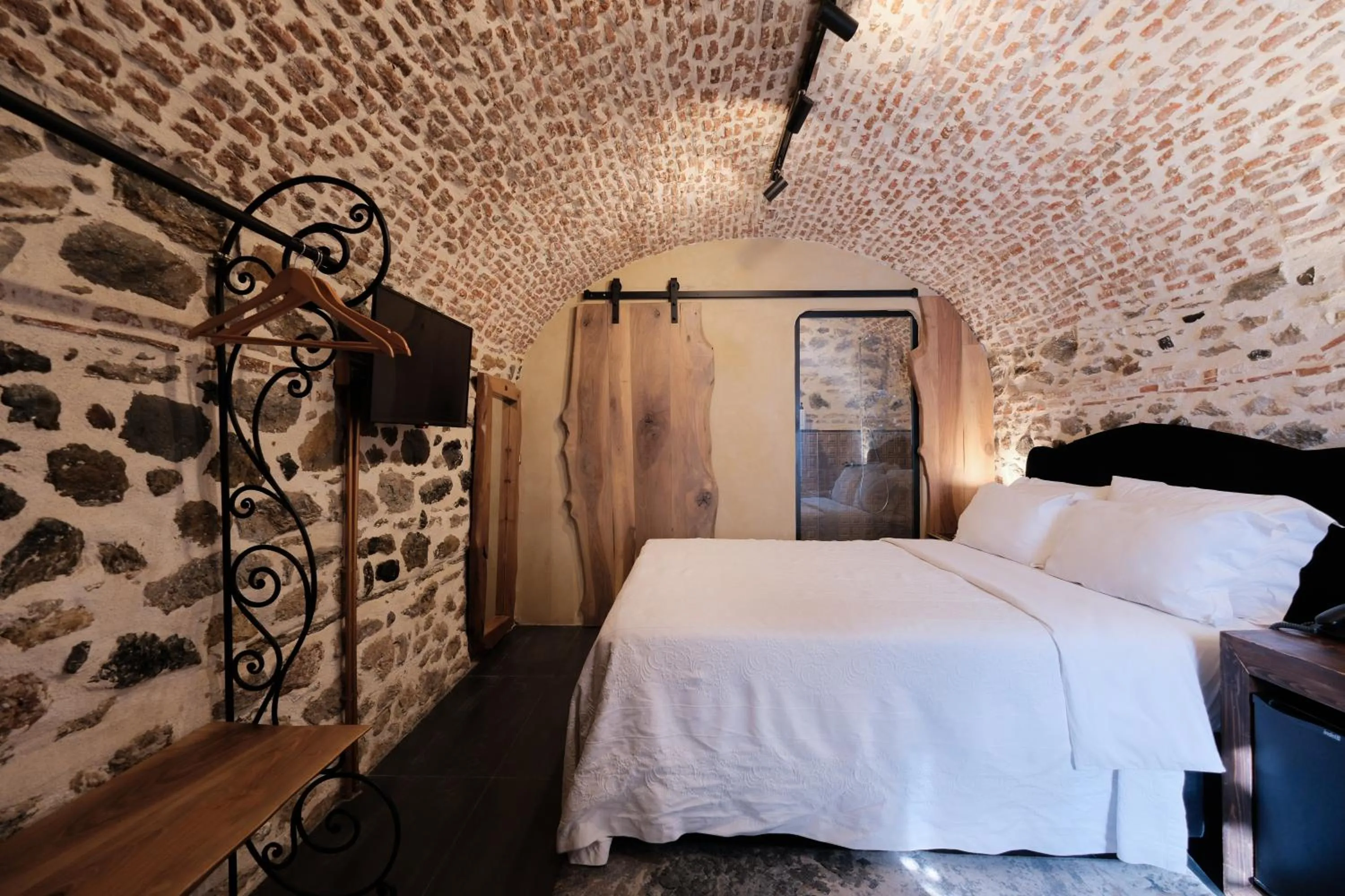 Bed in HANI I PAZARIT Boutique Hotel