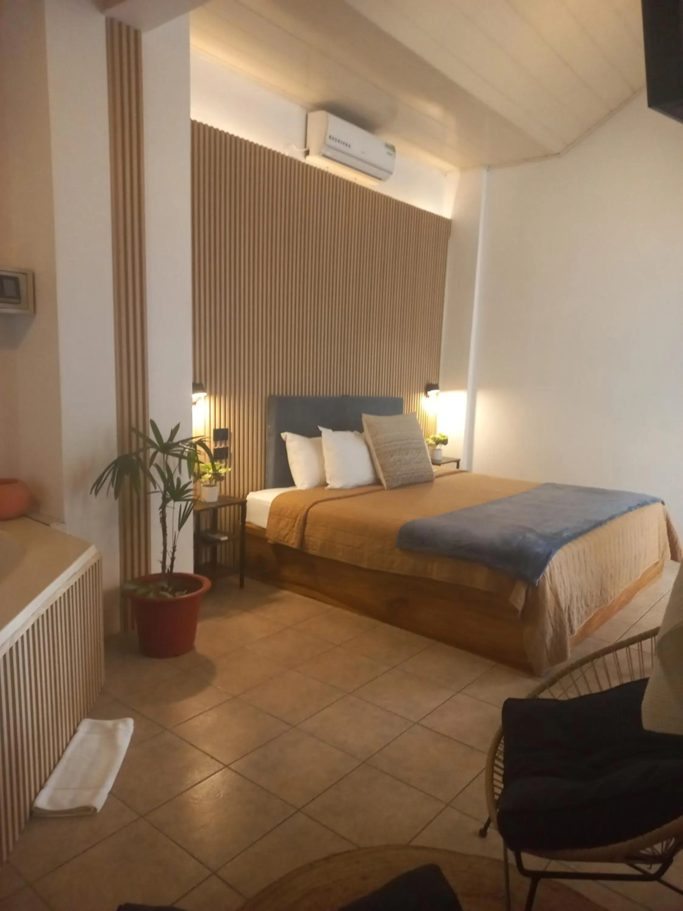 Photo of the whole room, Bed in Hotel Las Colinas