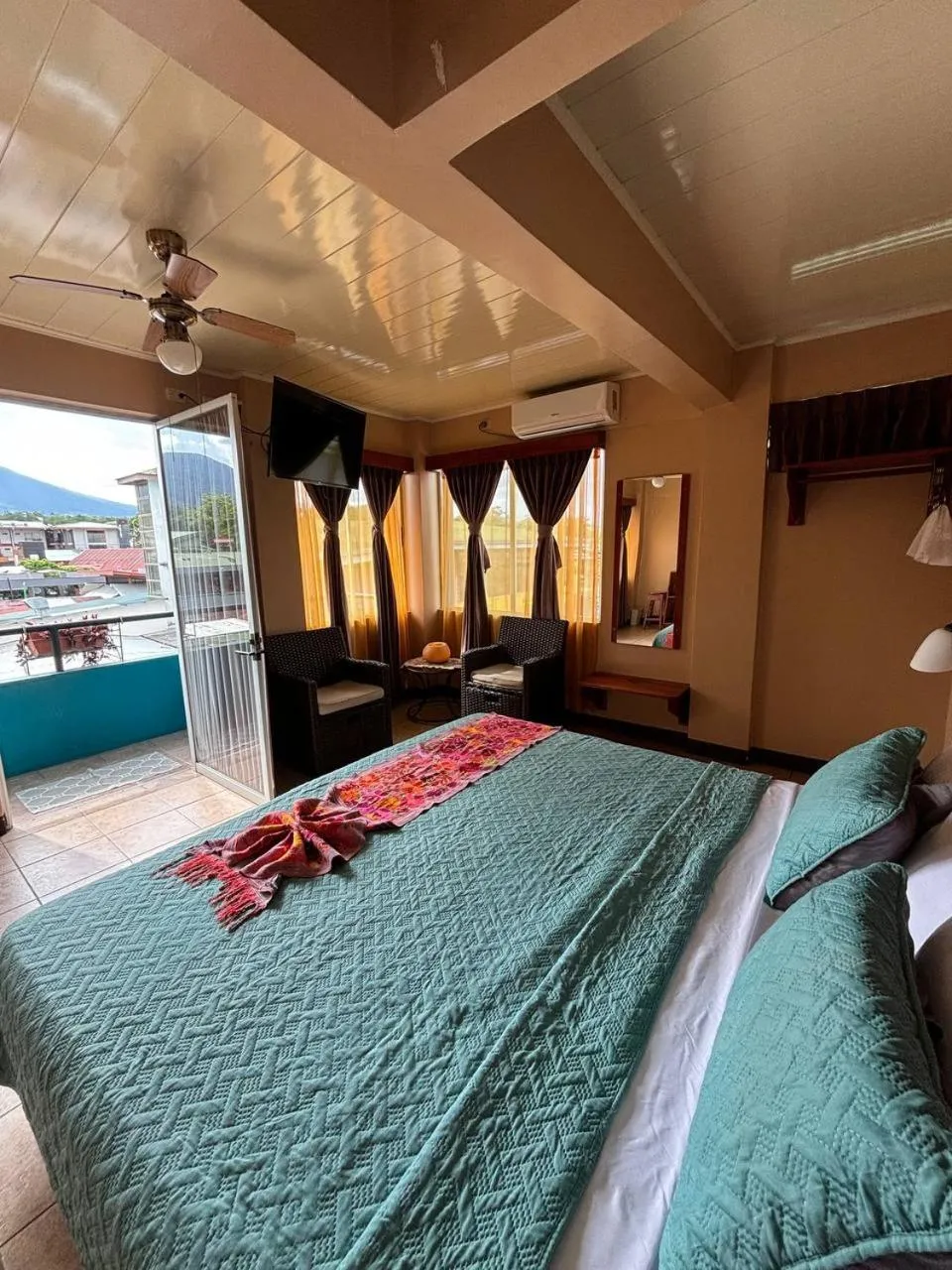 Balcony/Terrace, Bed in Hotel Las Colinas