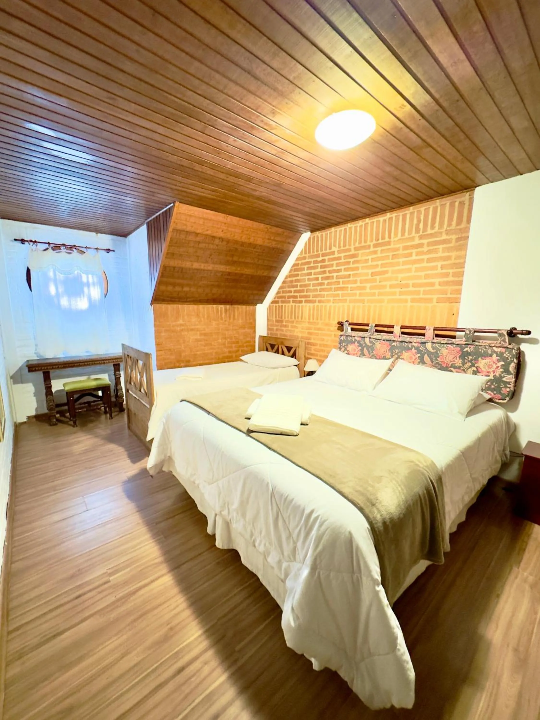 Bed in Pousada do Sino - 2 min do Capivari