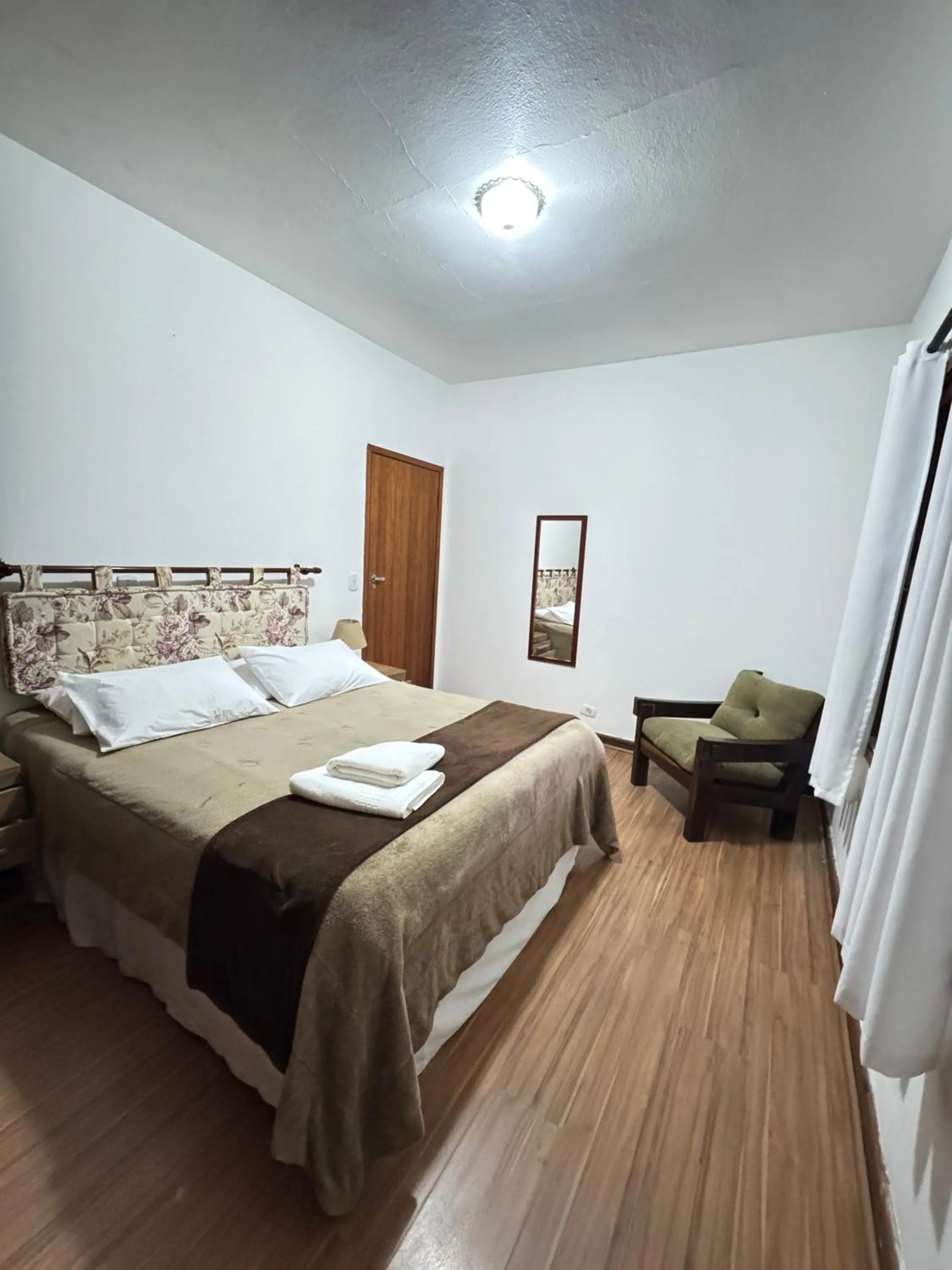 Bed in Pousada do Sino - 2 min do Capivari