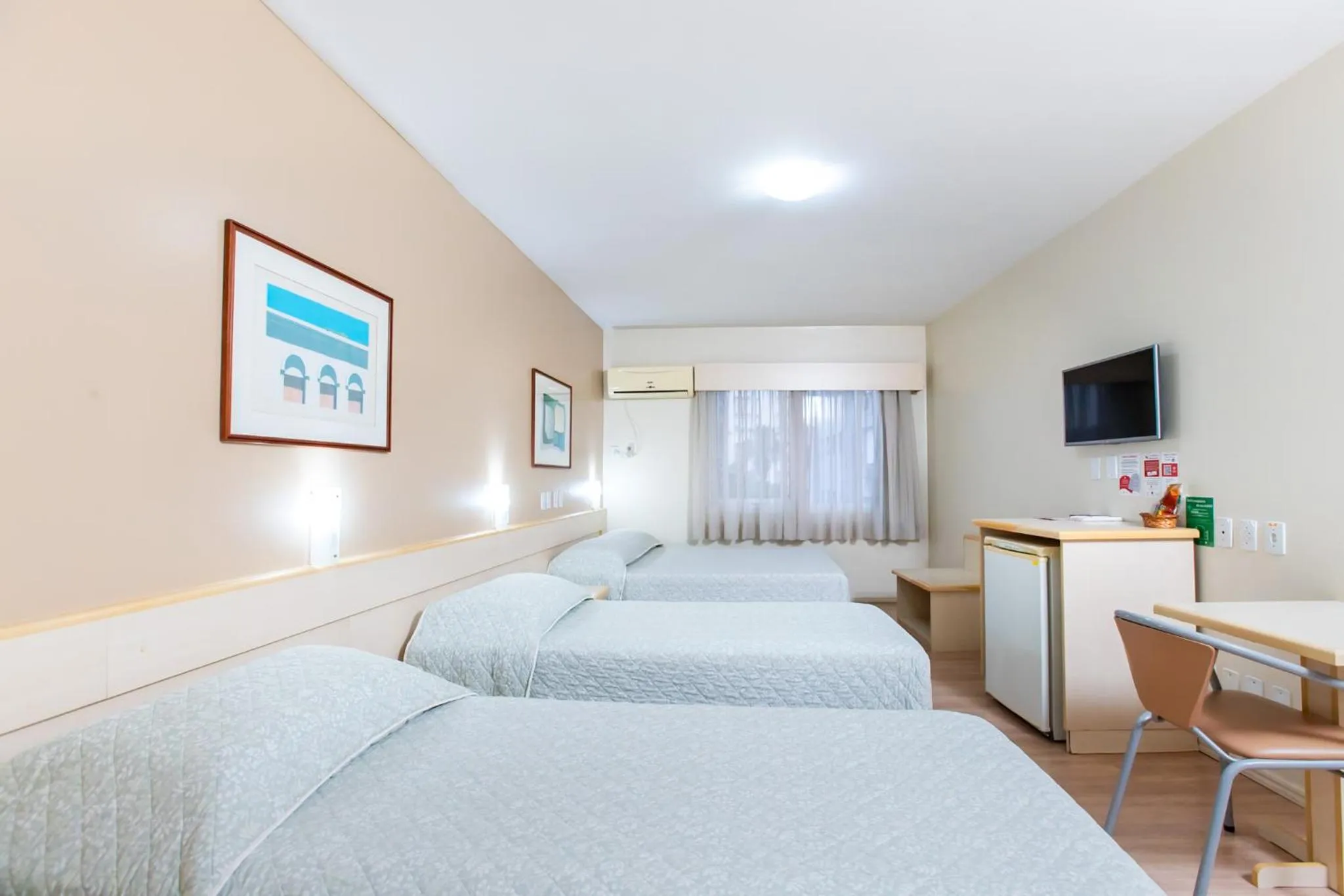 Bedroom, Bed in Hotel Suárez São Leopoldo