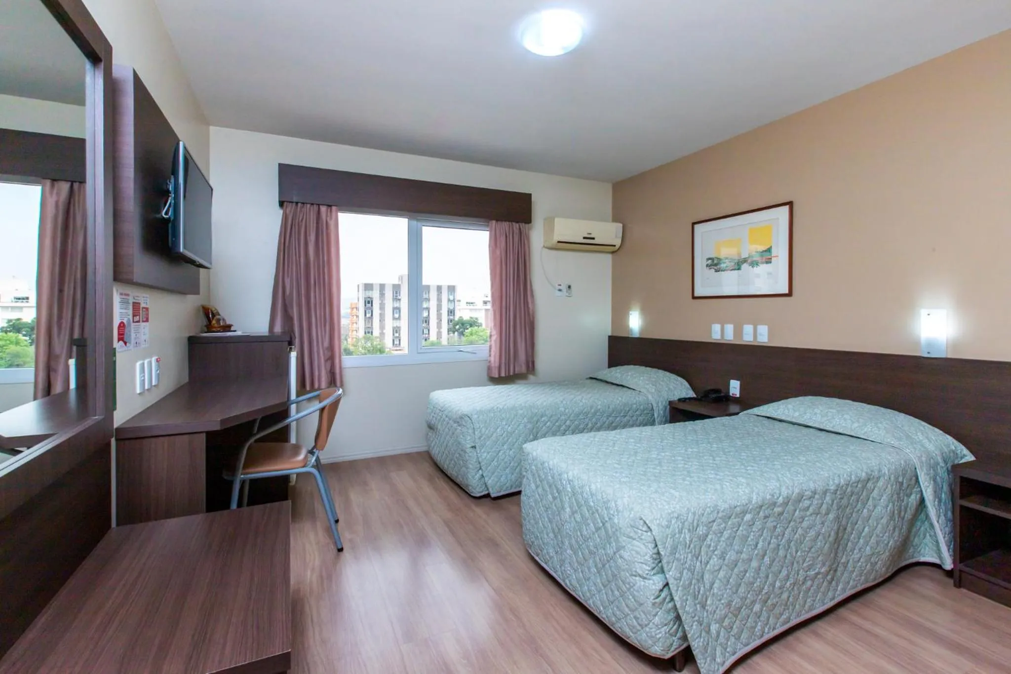 Bedroom, Bed in Hotel Suárez São Leopoldo