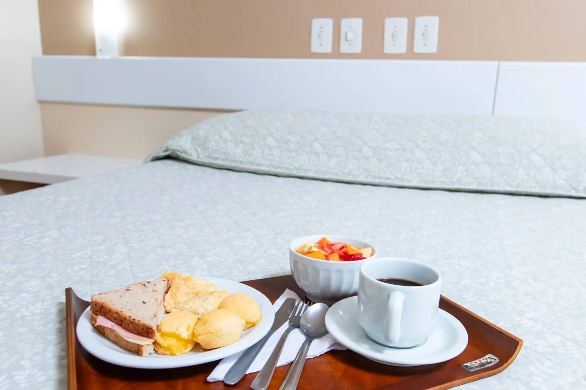 Breakfast, Bed in Hotel Suárez São Leopoldo