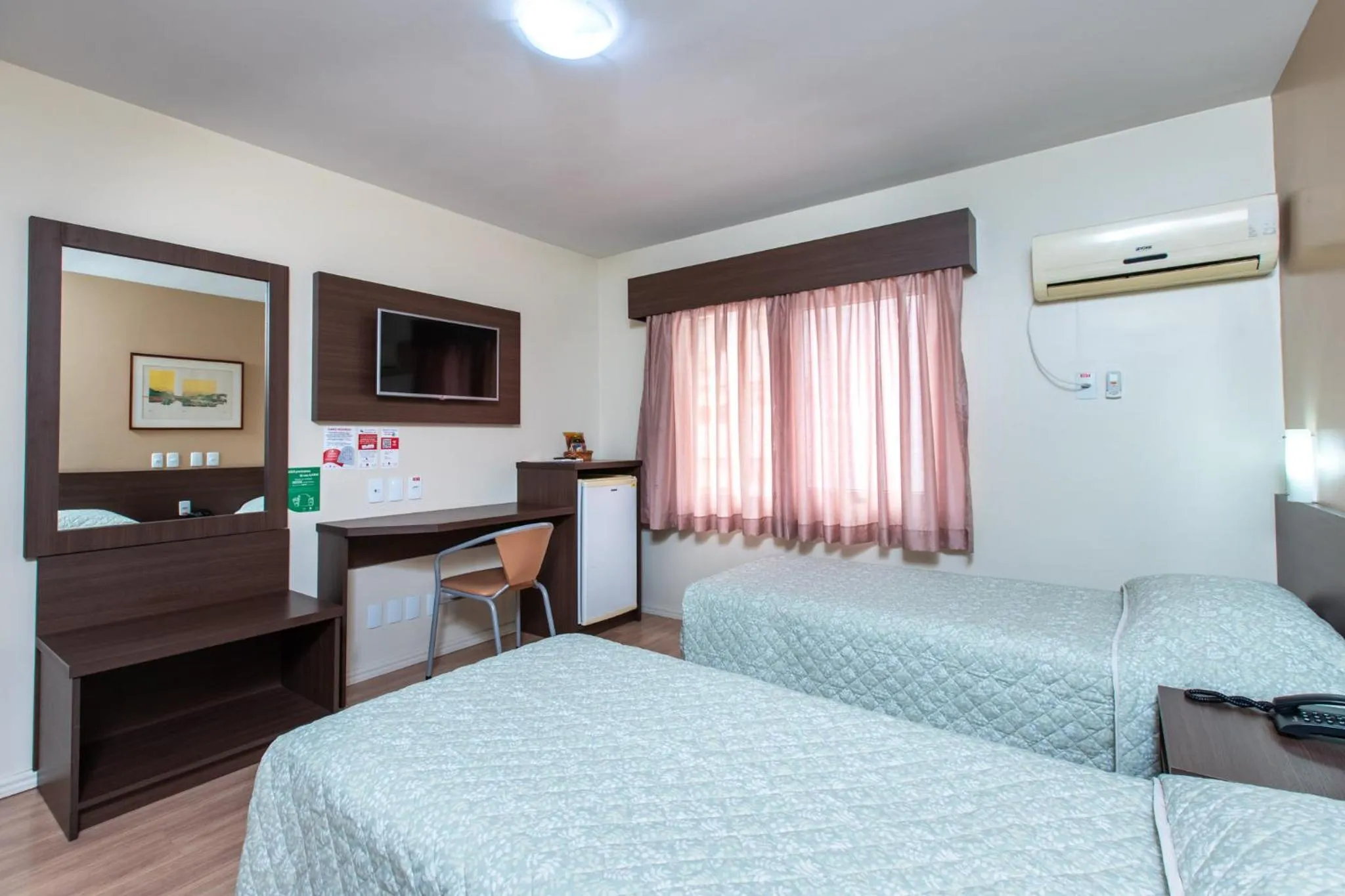 Bedroom, Bed in Hotel Suárez São Leopoldo