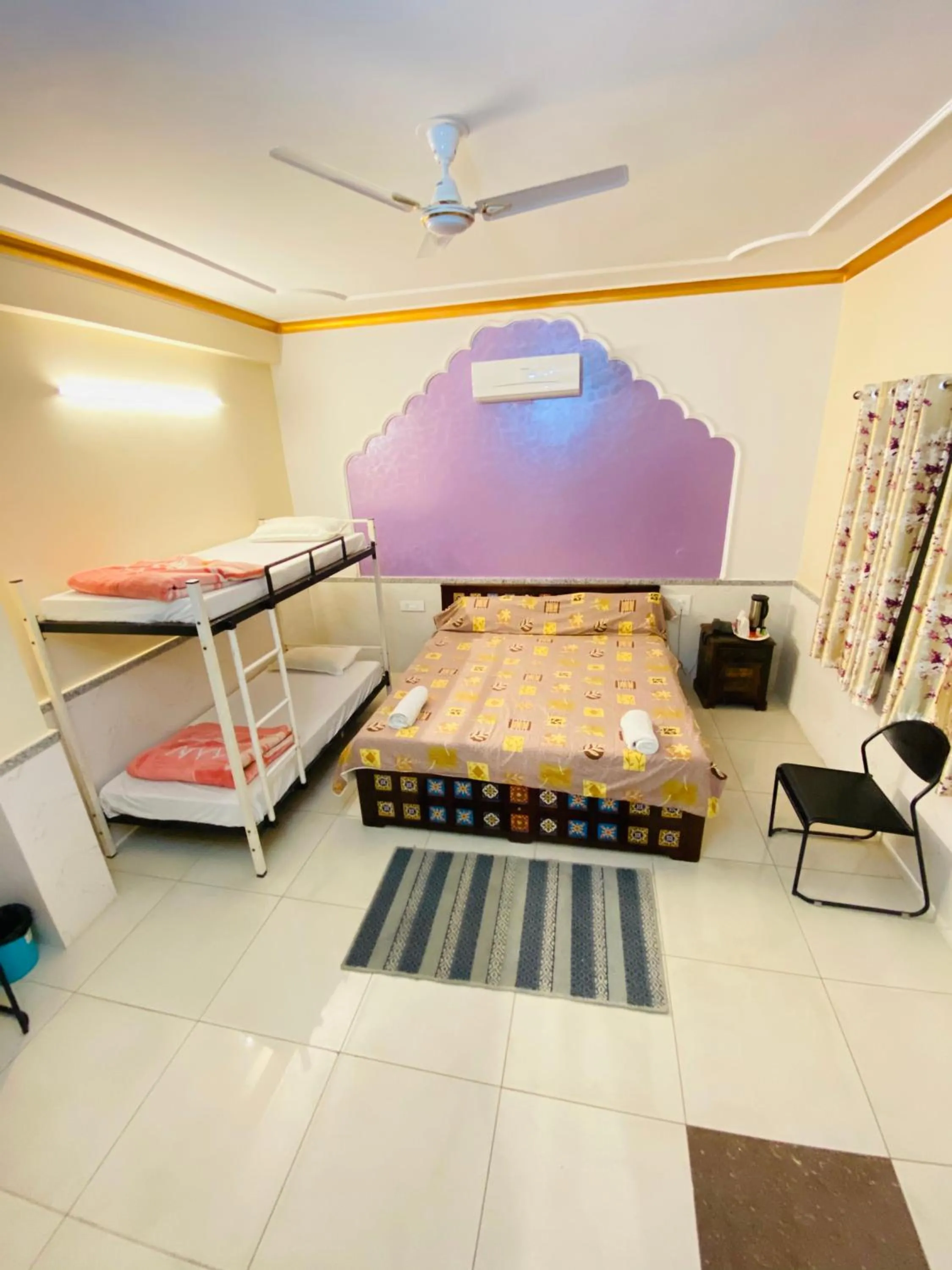 MOONLIGHT HOMESTAY & HOSTEL