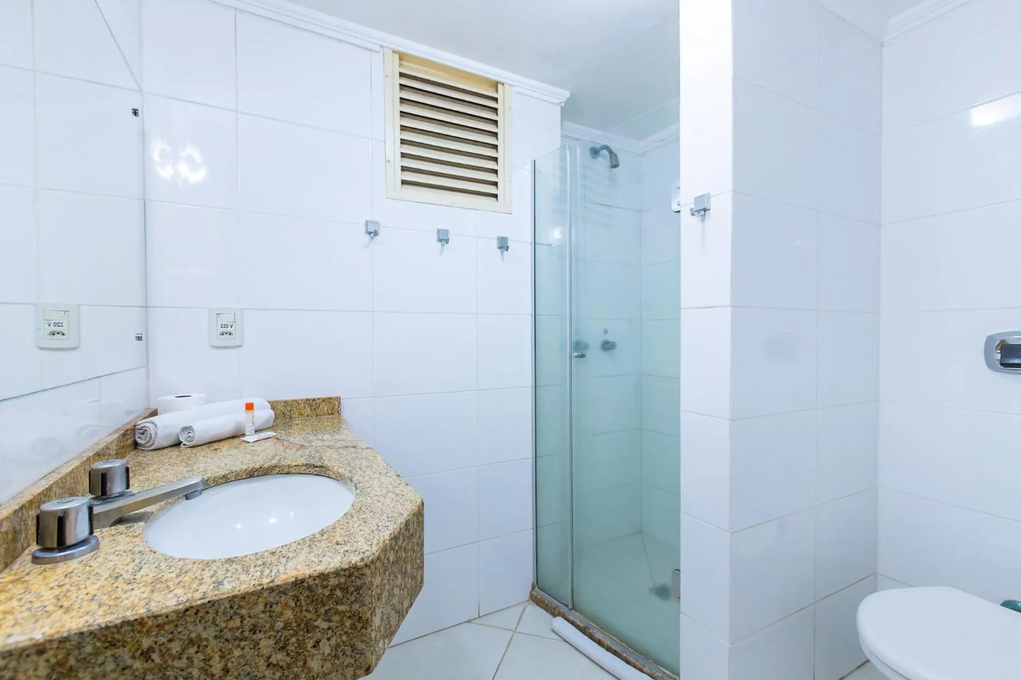 Bathroom in Hotel Suárez Campo Bom