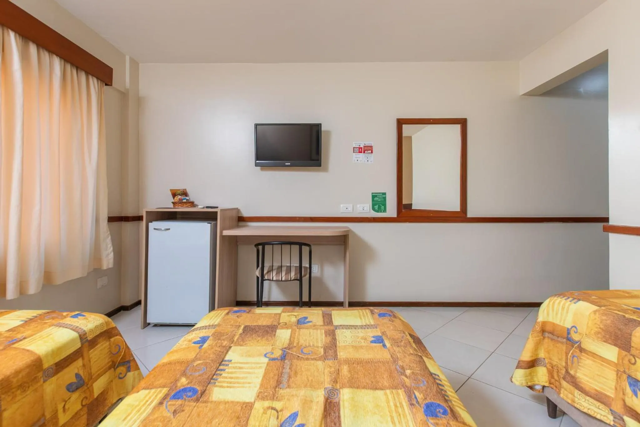 Bedroom, Bed in Hotel Suárez Campo Bom