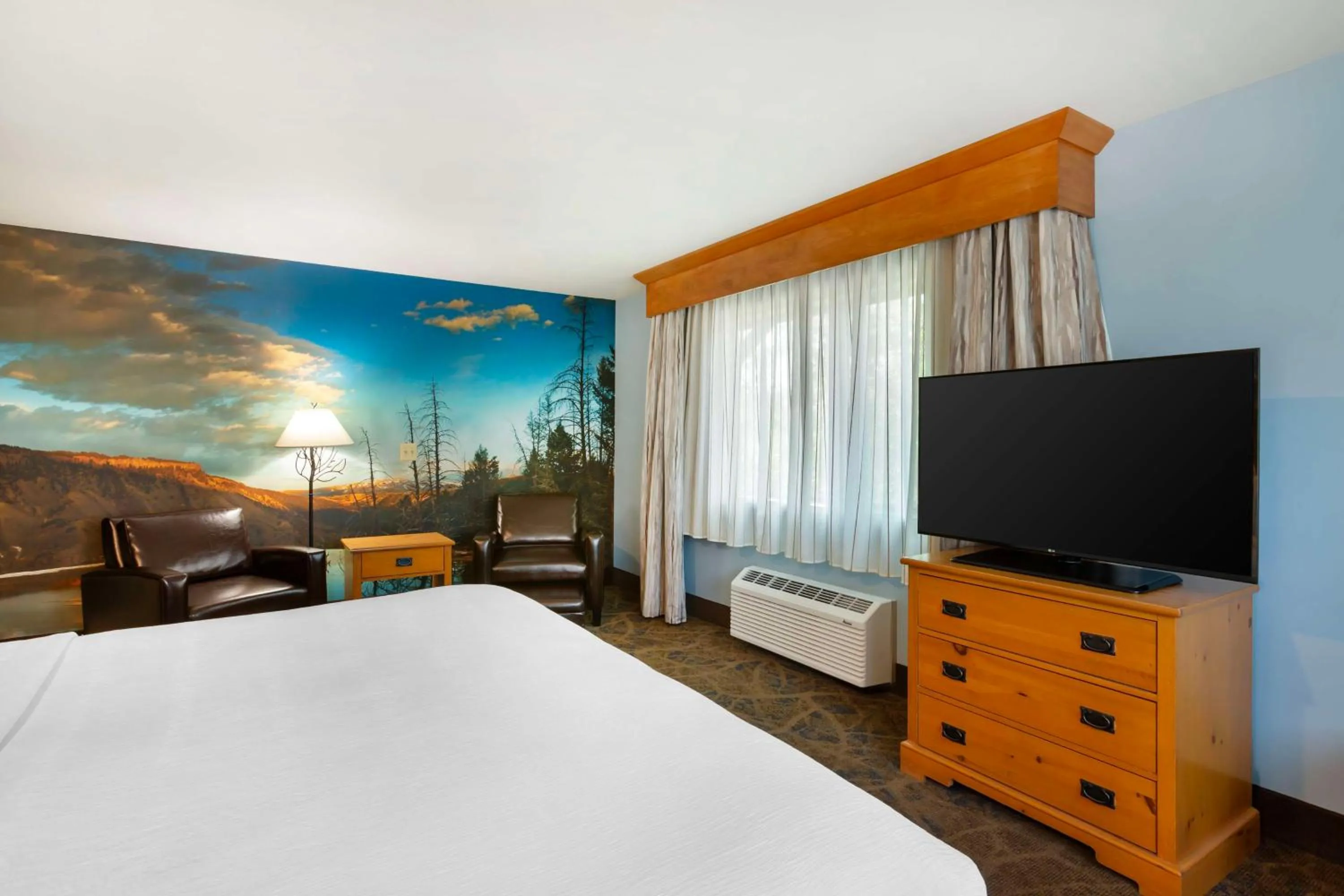 Bedroom, Bed in Best Western Plus GranTree Inn