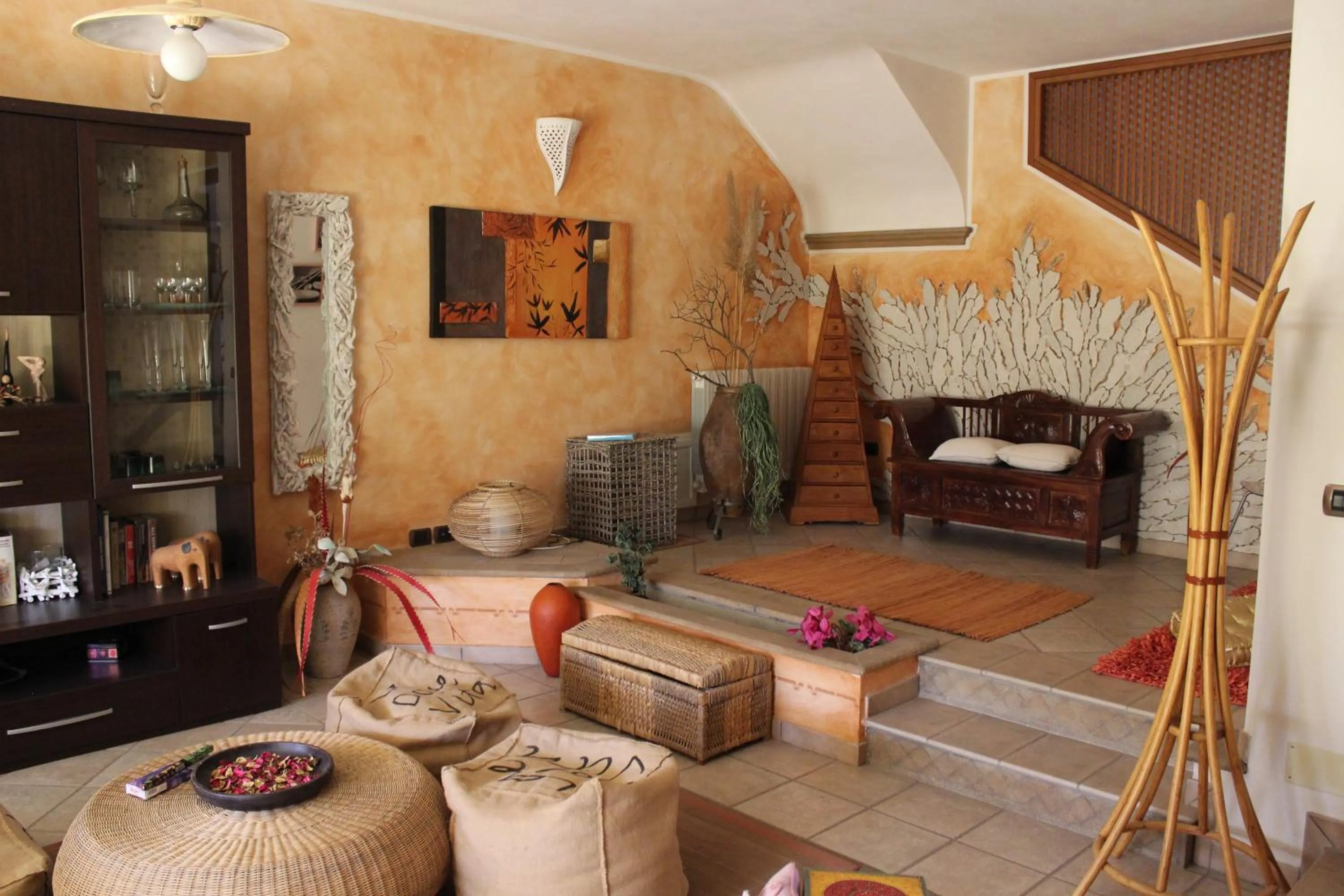 Communal lounge/ TV room in B&B S'arenada