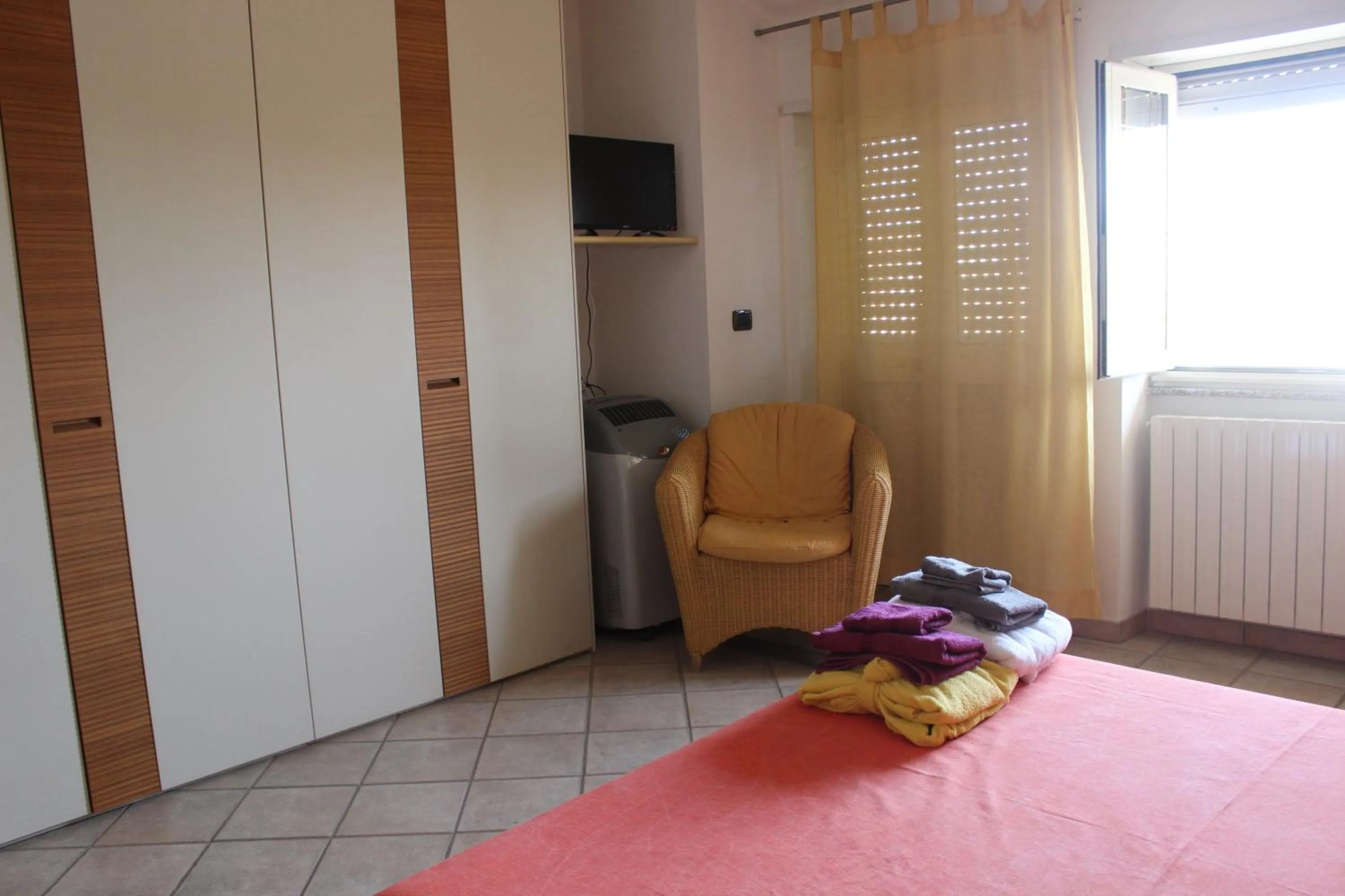 Decorative detail, Bed in B&B S'arenada