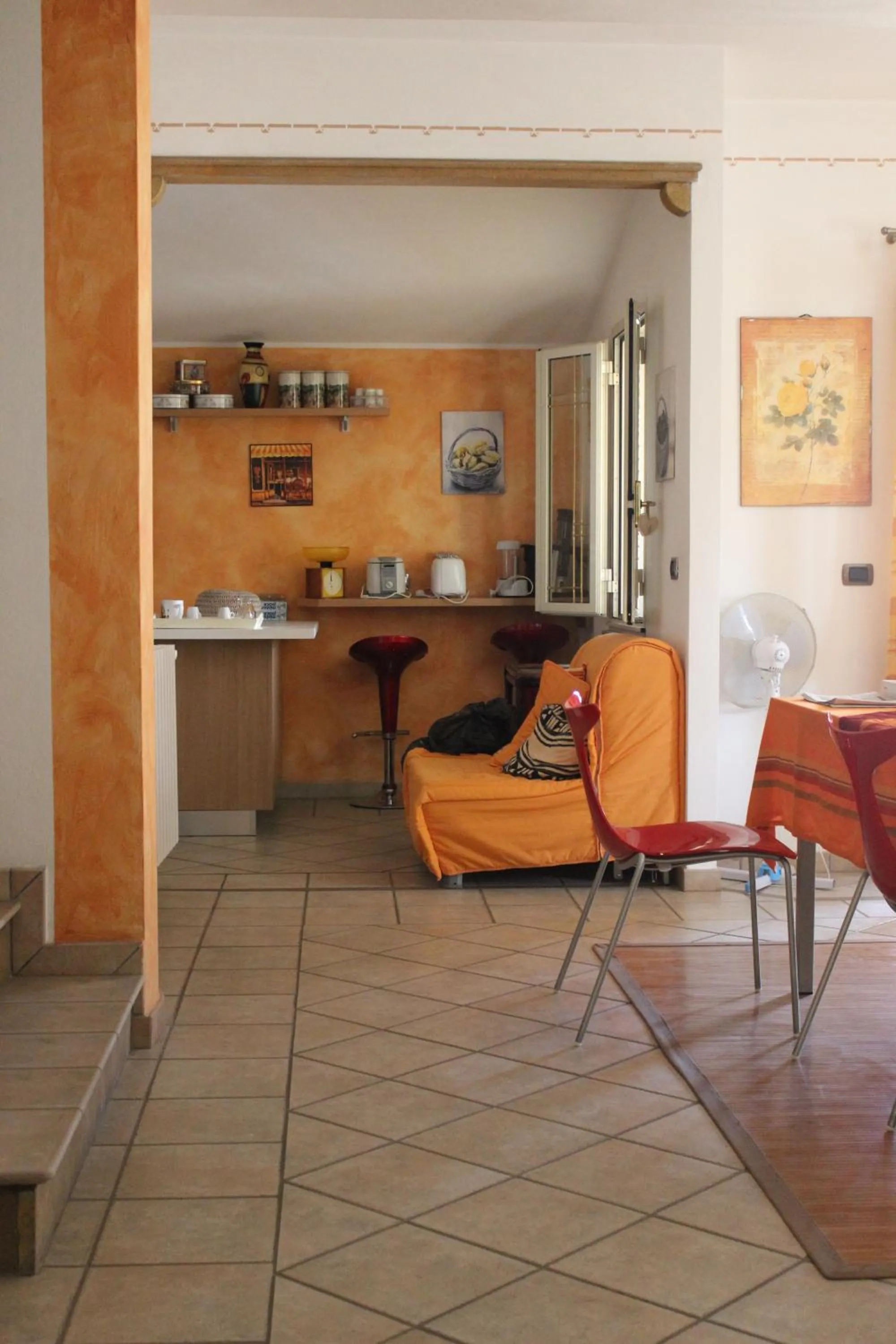 Communal kitchen in B&B S'arenada