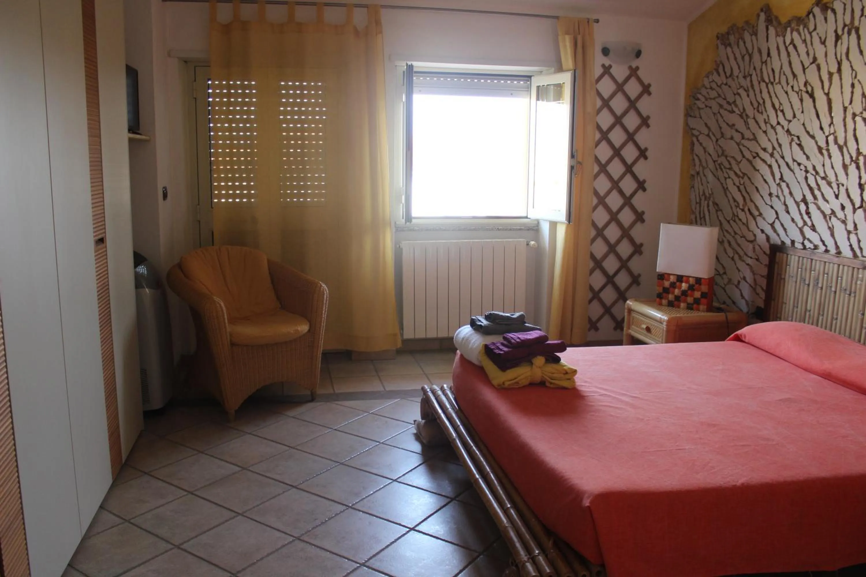 Photo of the whole room, Bed in B&B S'arenada