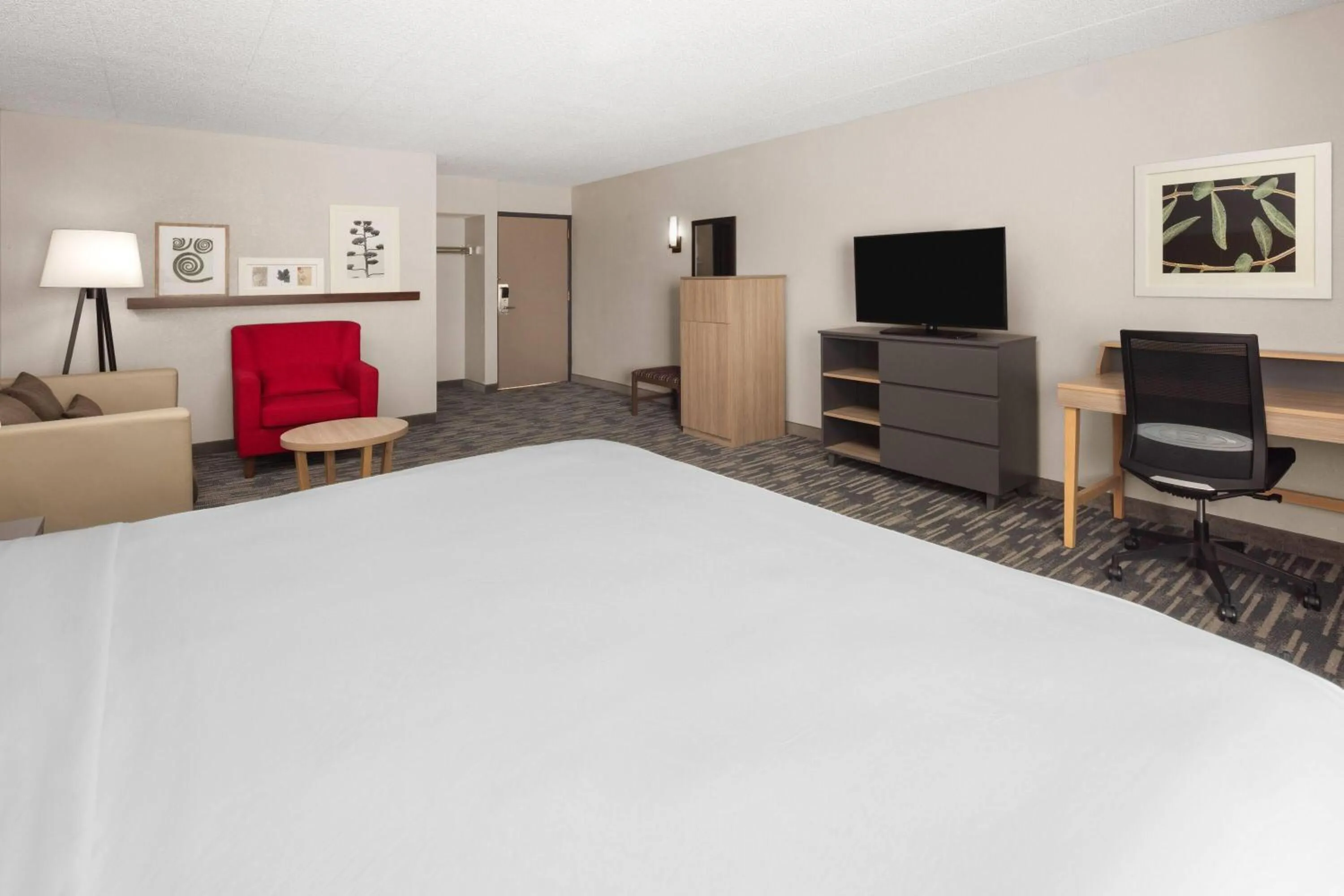 Photo of the whole room, Bed in Wingate by Wyndham Lincoln Airport East I-80