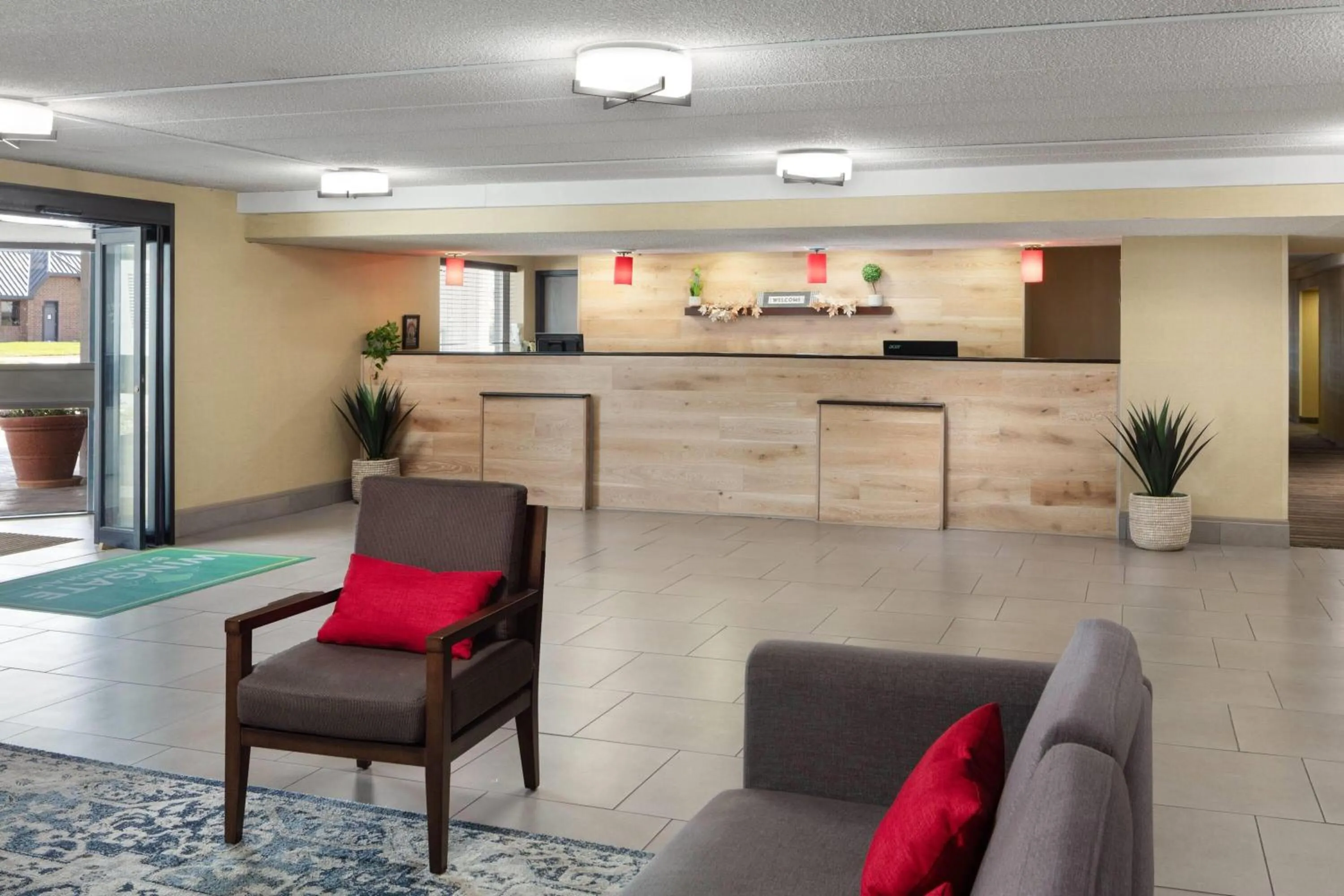 Lobby or reception in Wingate by Wyndham Lincoln Airport East I-80