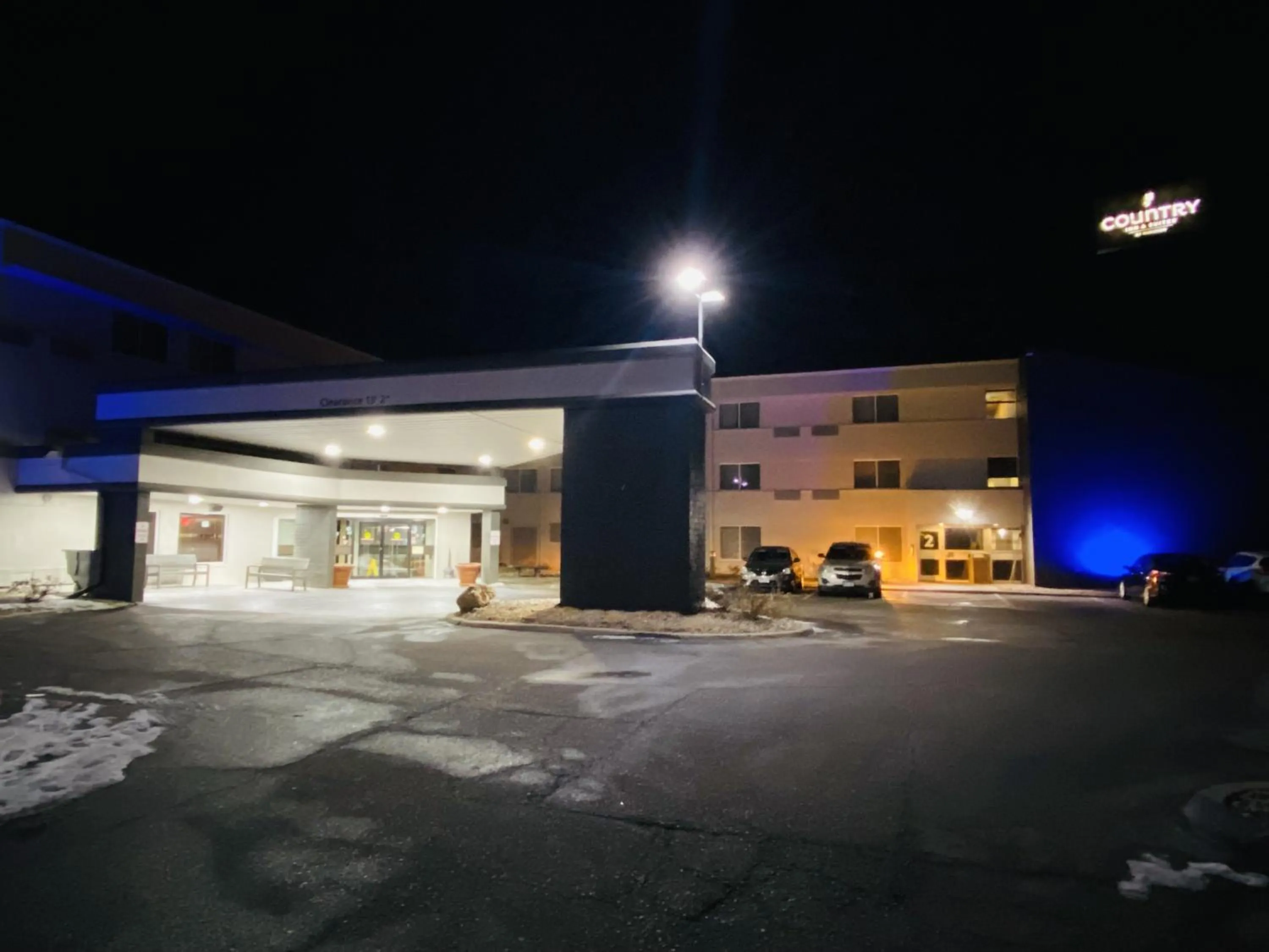 Property building in Country Inn & Suites by Radisson, Lincoln Airport, NE