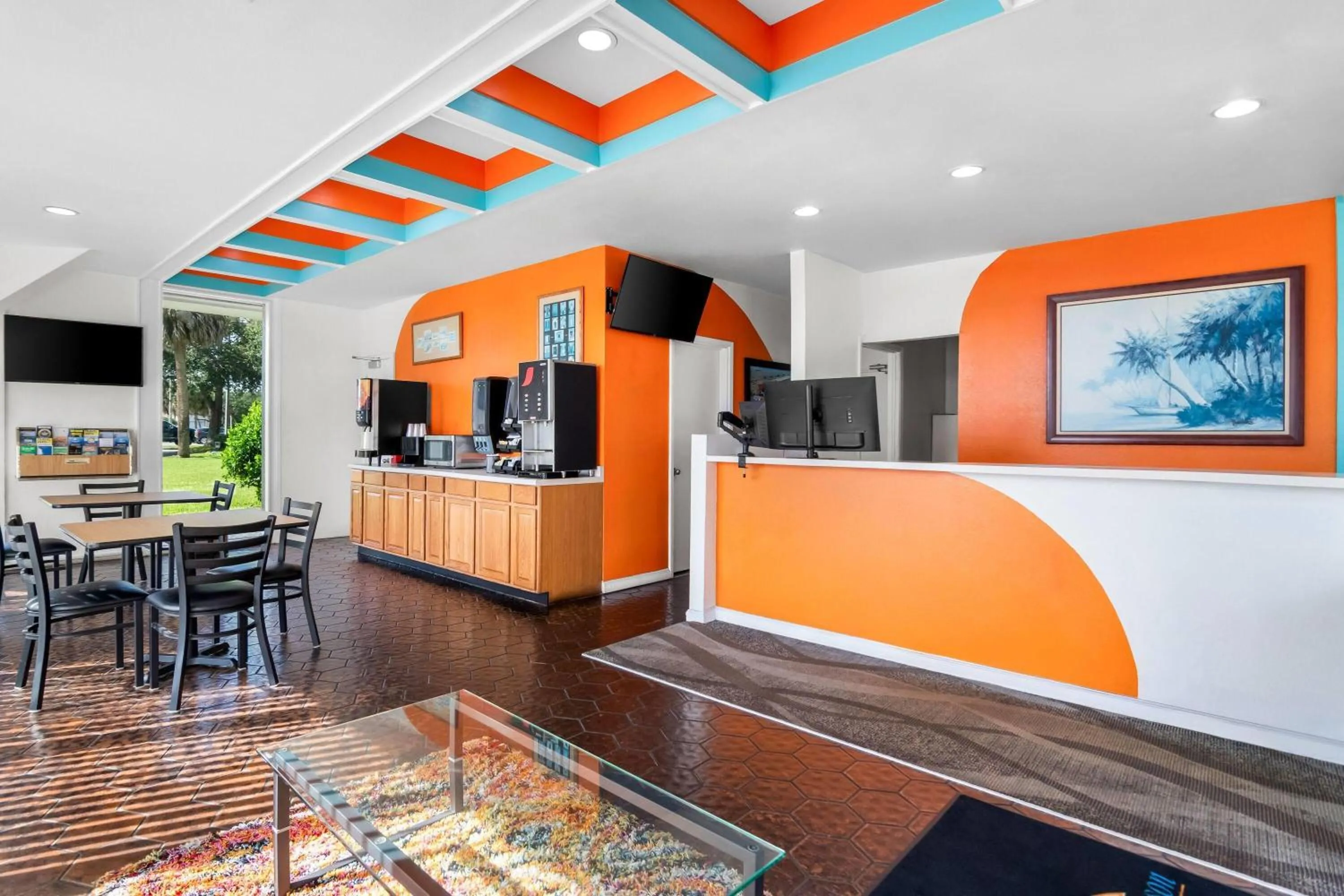 Lobby or reception in Howard Johnson by Wyndham Vero Beach / Downtown