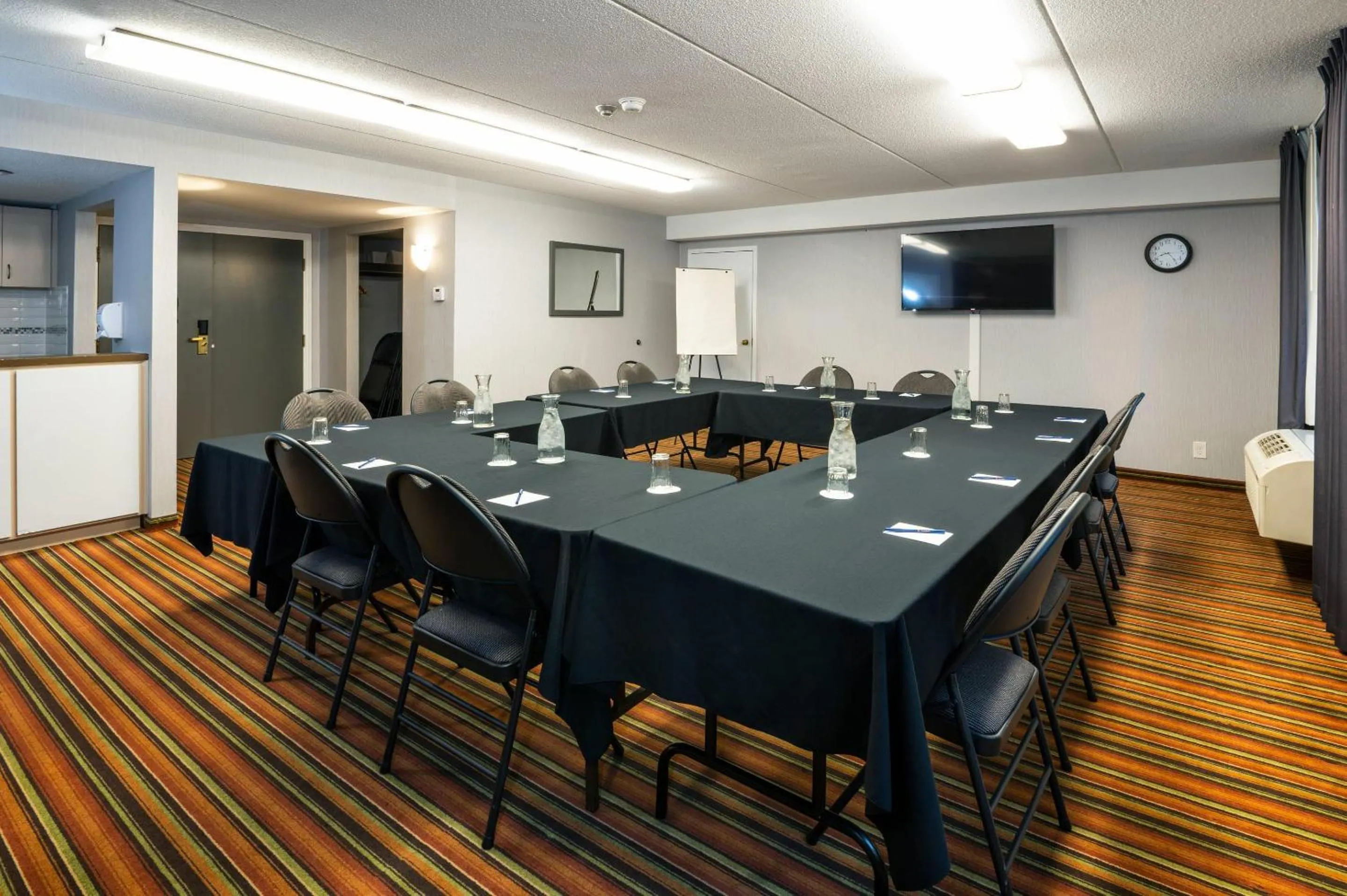 Meeting/conference room in Comfort Hotel & Suites