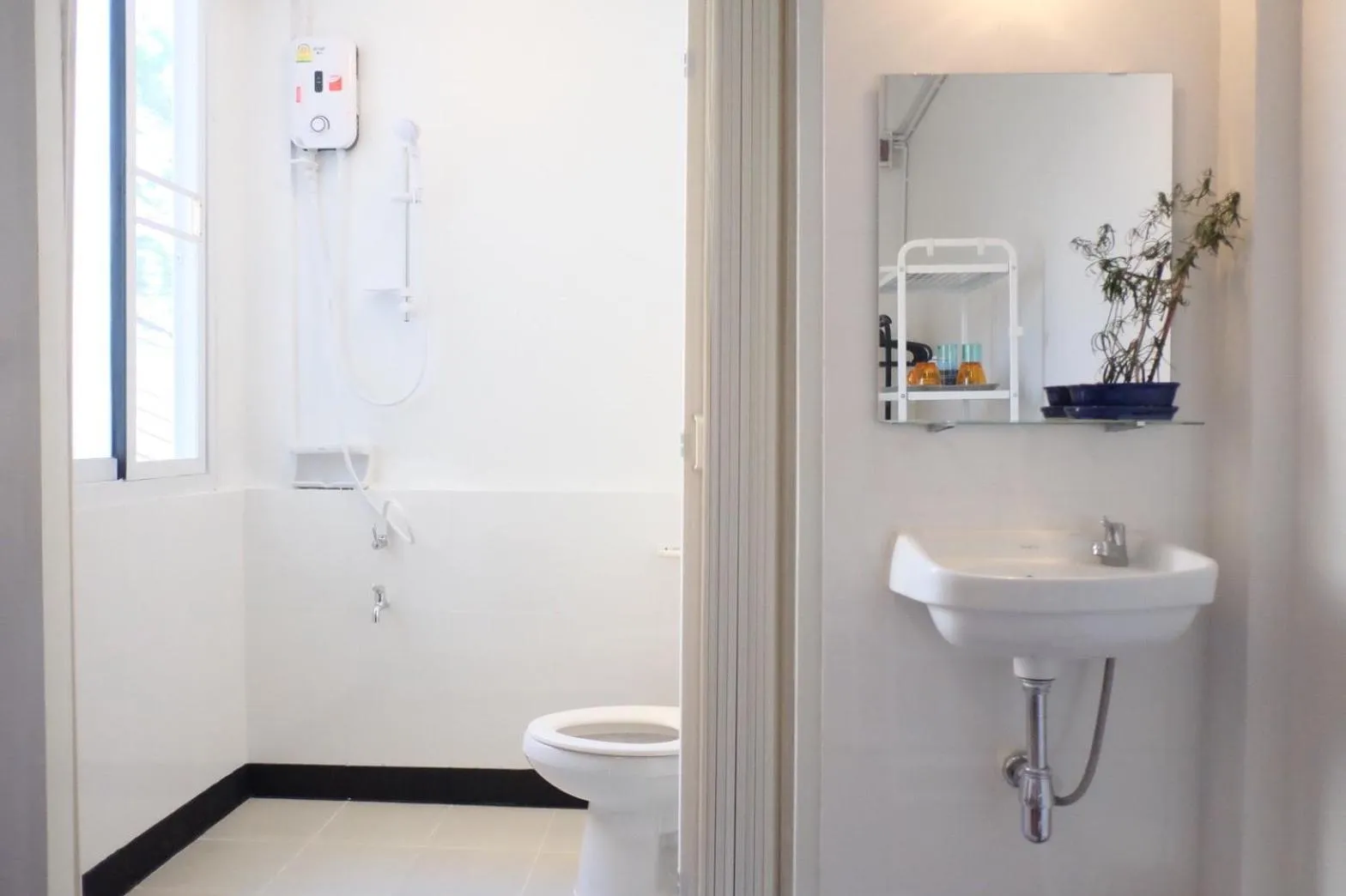 Shower in 12/14 HOME Studio