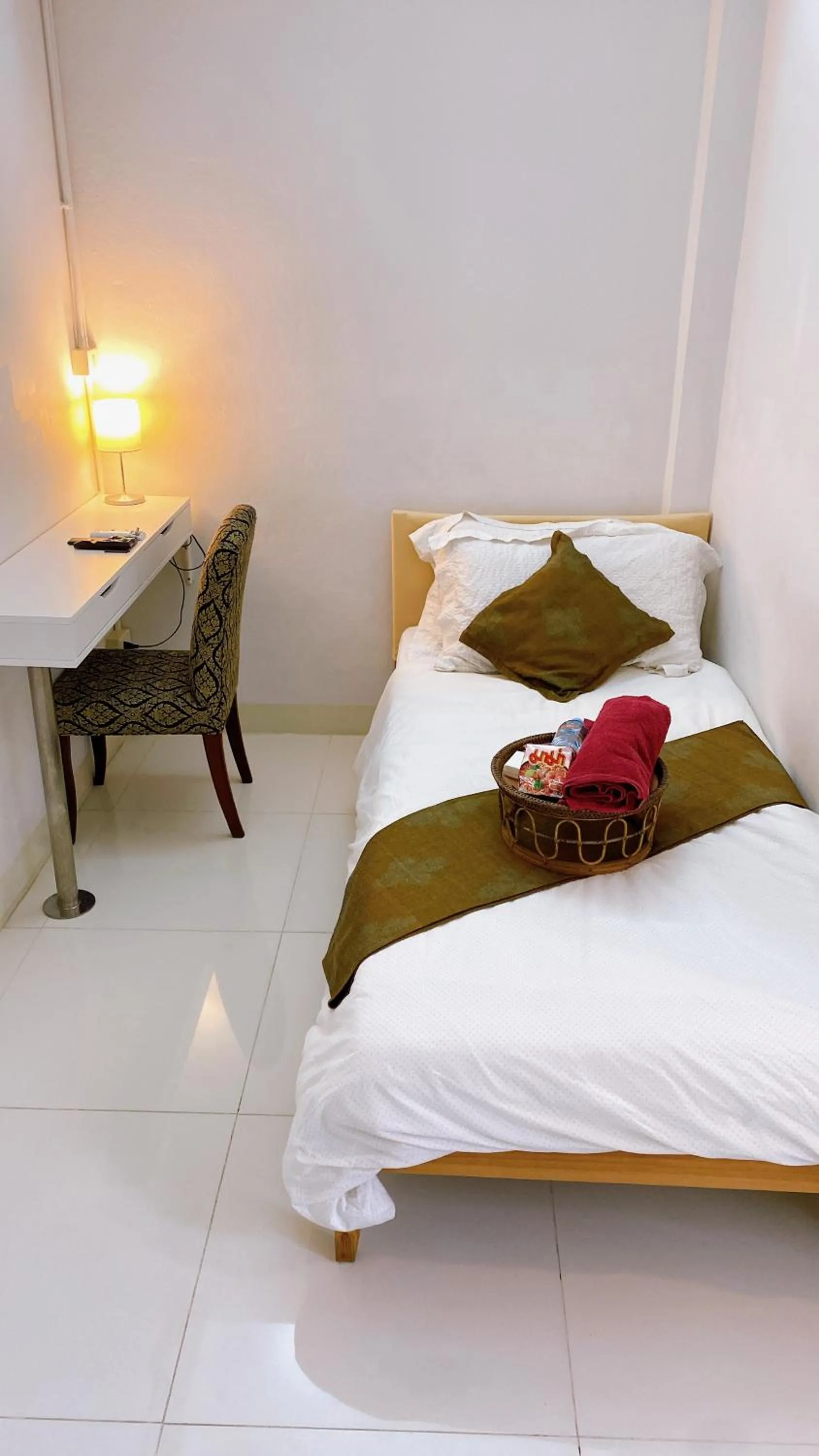 Bed in 12/14 HOME Studio