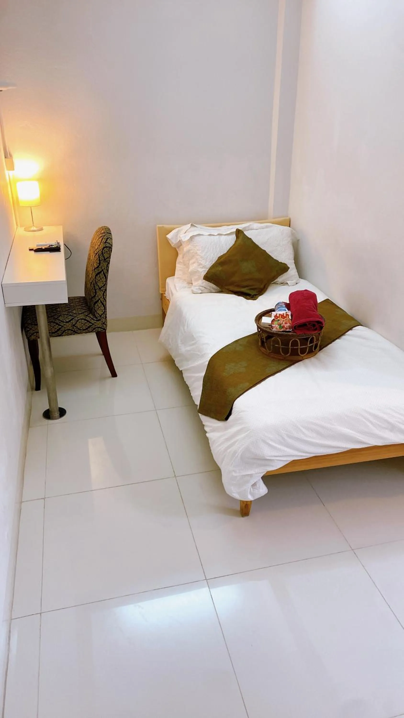 Bed in 12/14 HOME Studio