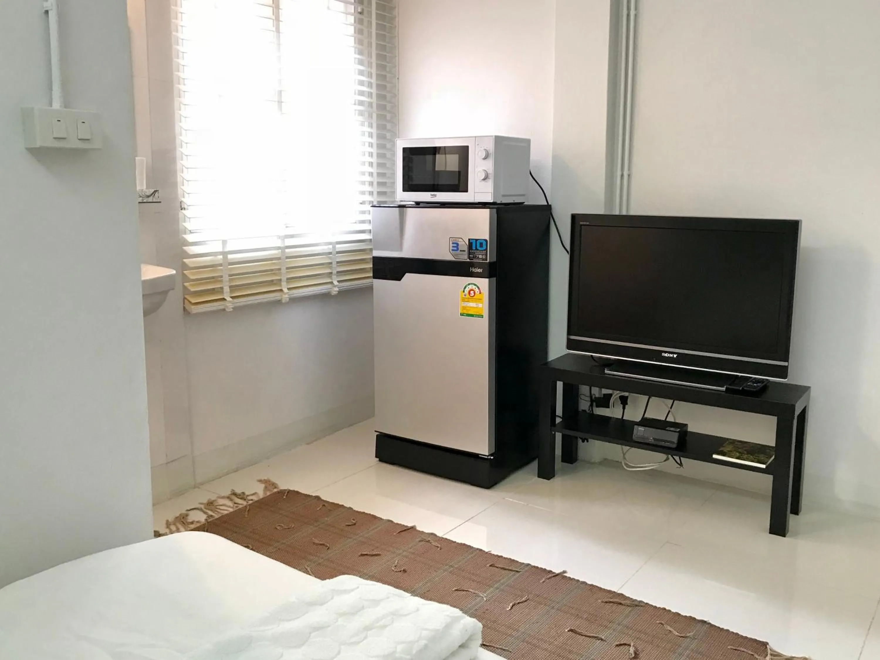 Bed in 12/14 HOME Studio