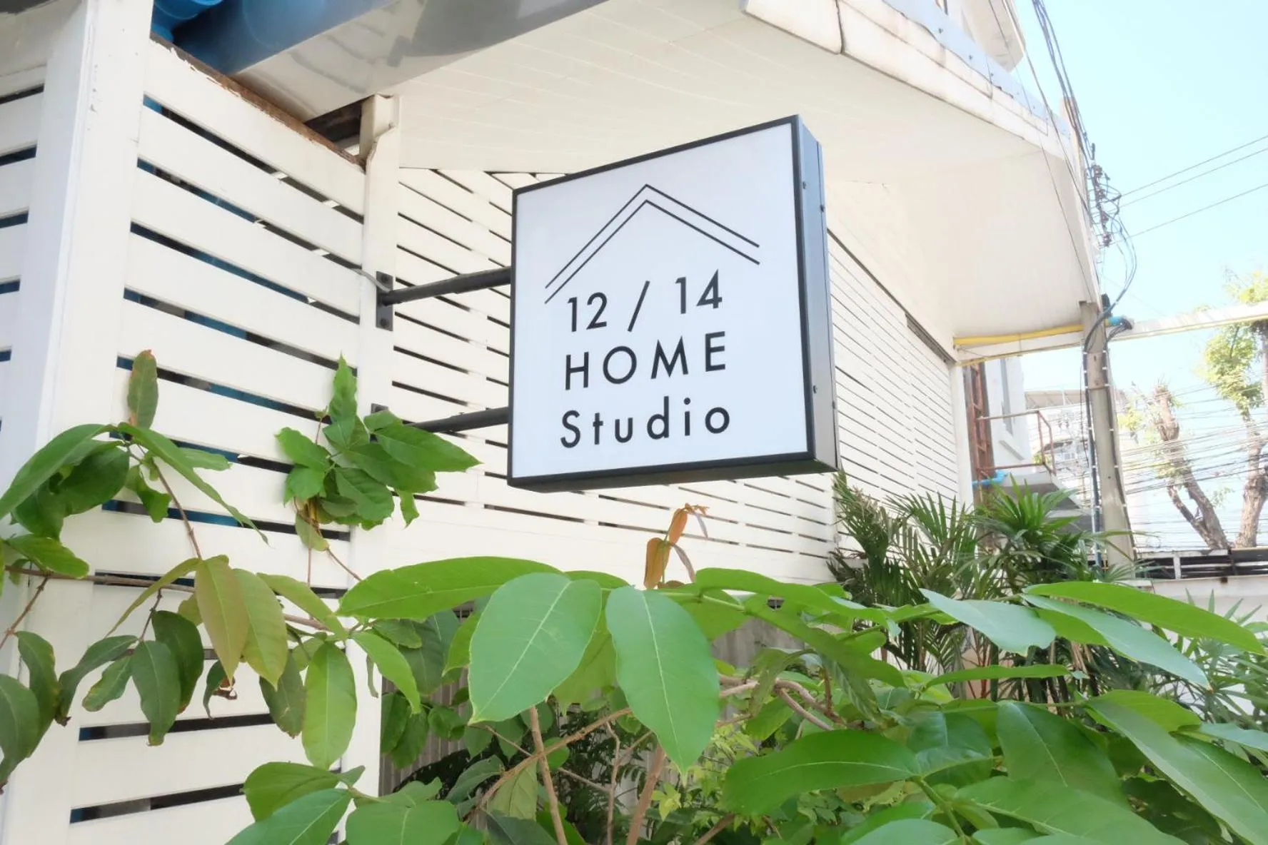 Facade/entrance in 12/14 HOME Studio