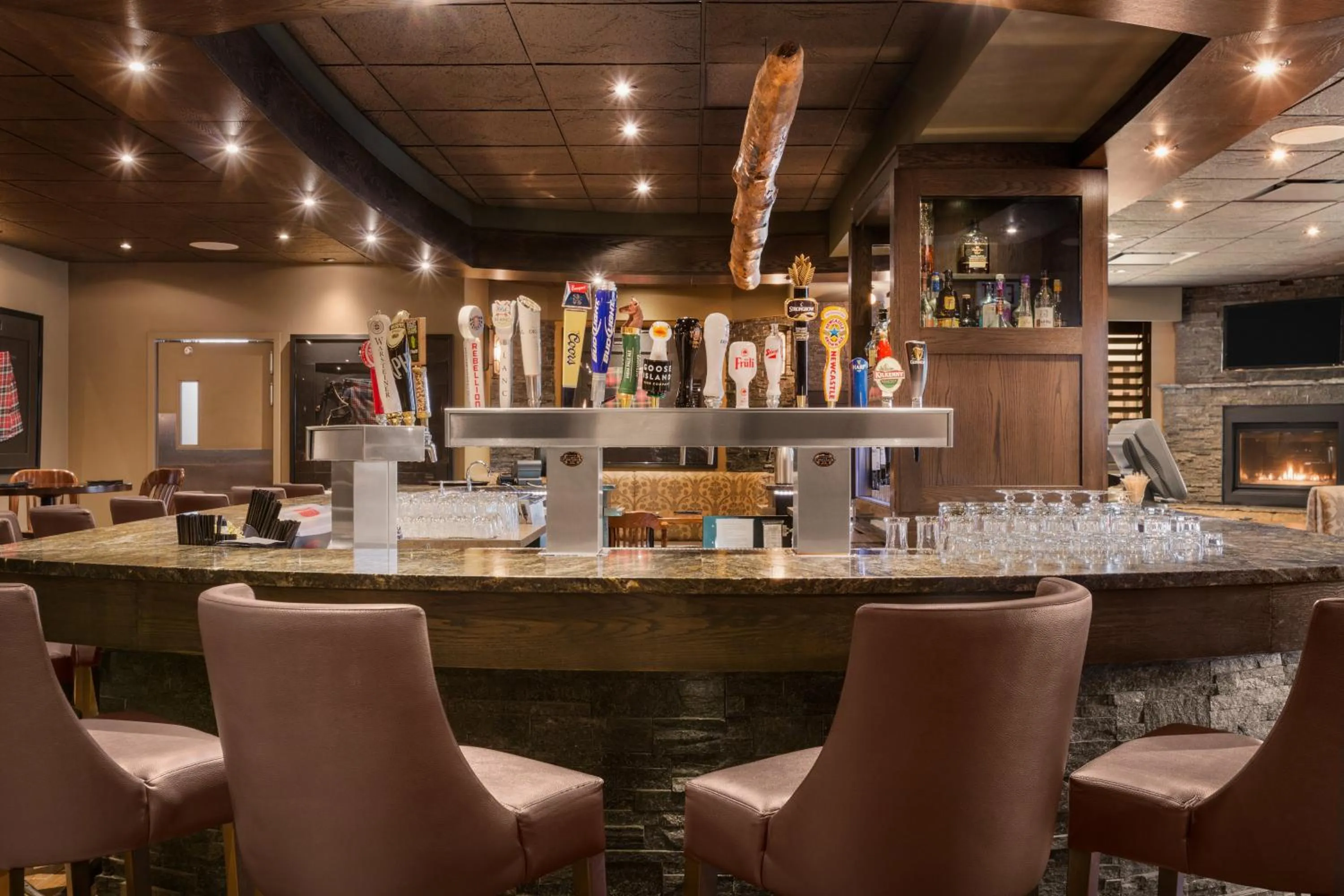 Restaurant/places to eat in The Atlas° Hotel