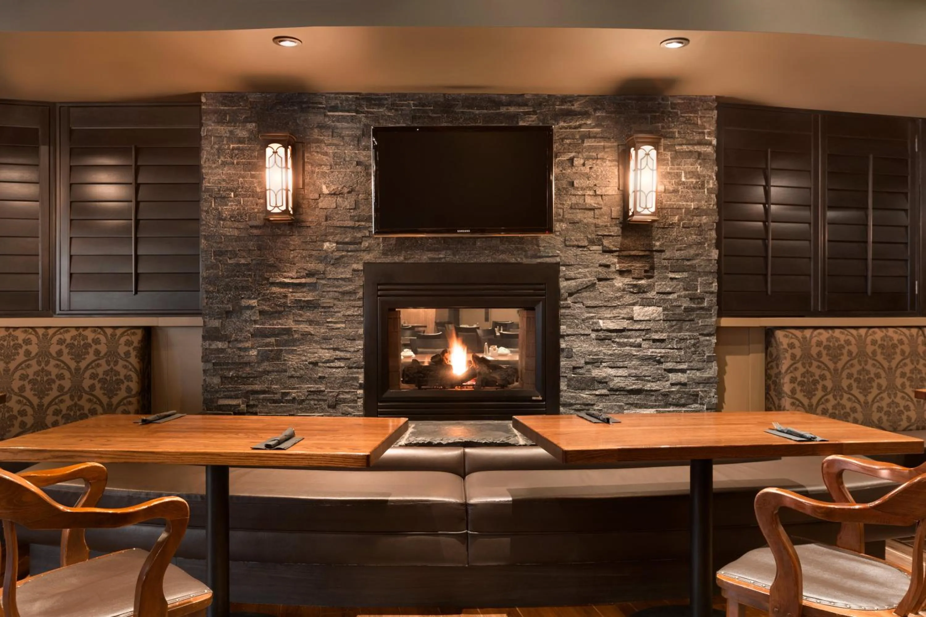 Restaurant/places to eat in The Atlas° Hotel