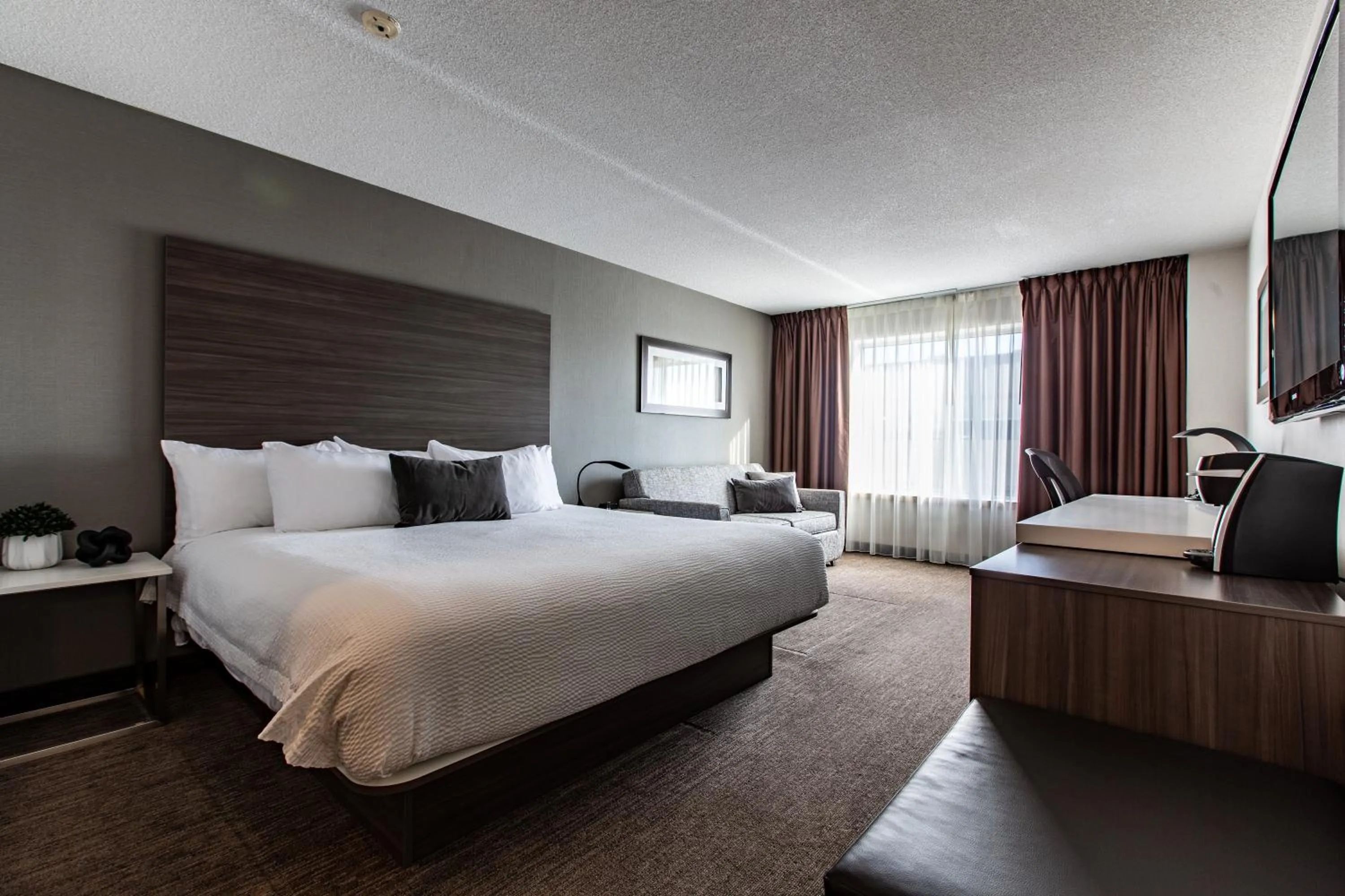 Photo of the whole room, Bed in The Atlas° Hotel