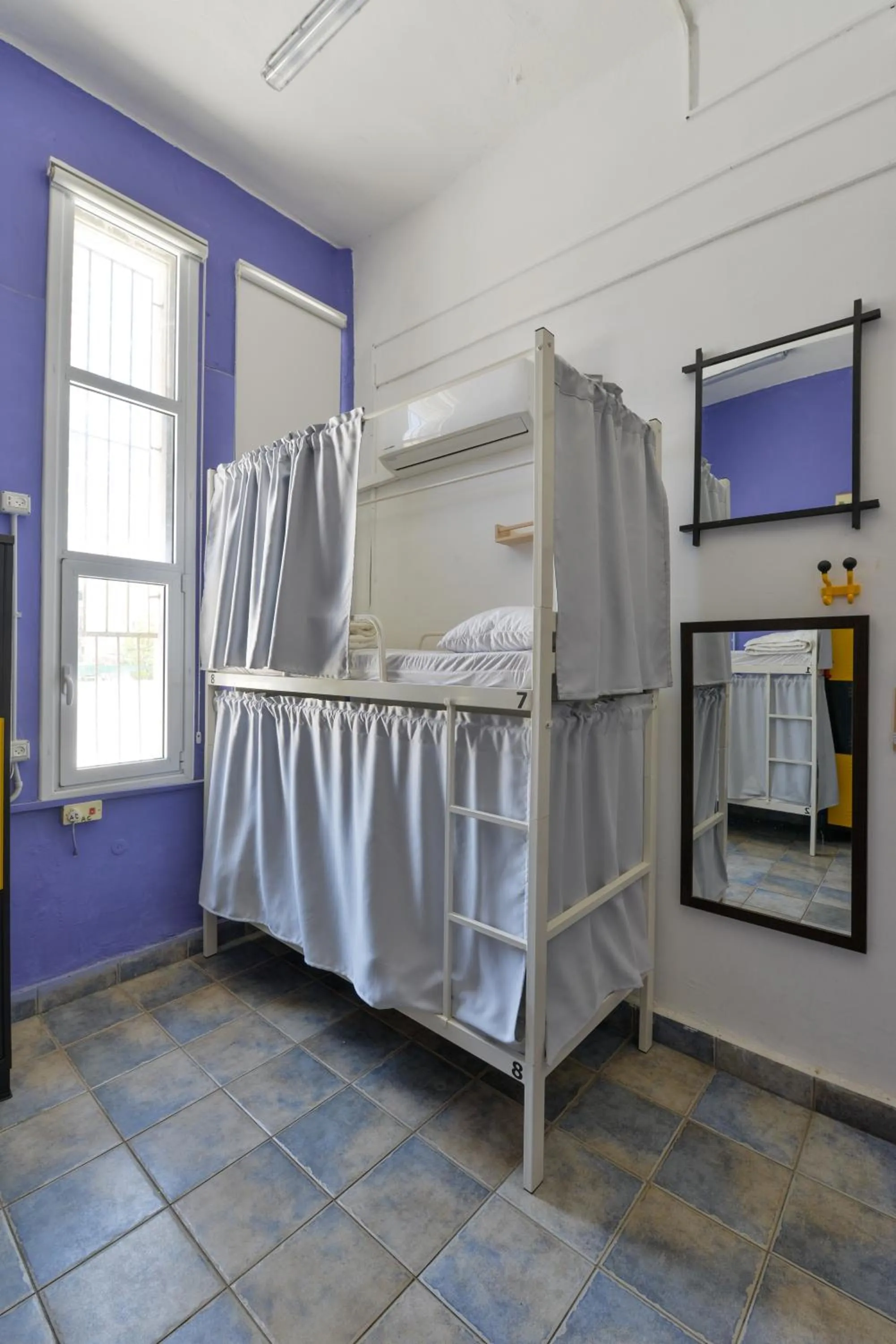 Bed in Roger's Hostel Tel Aviv (age 18-45)