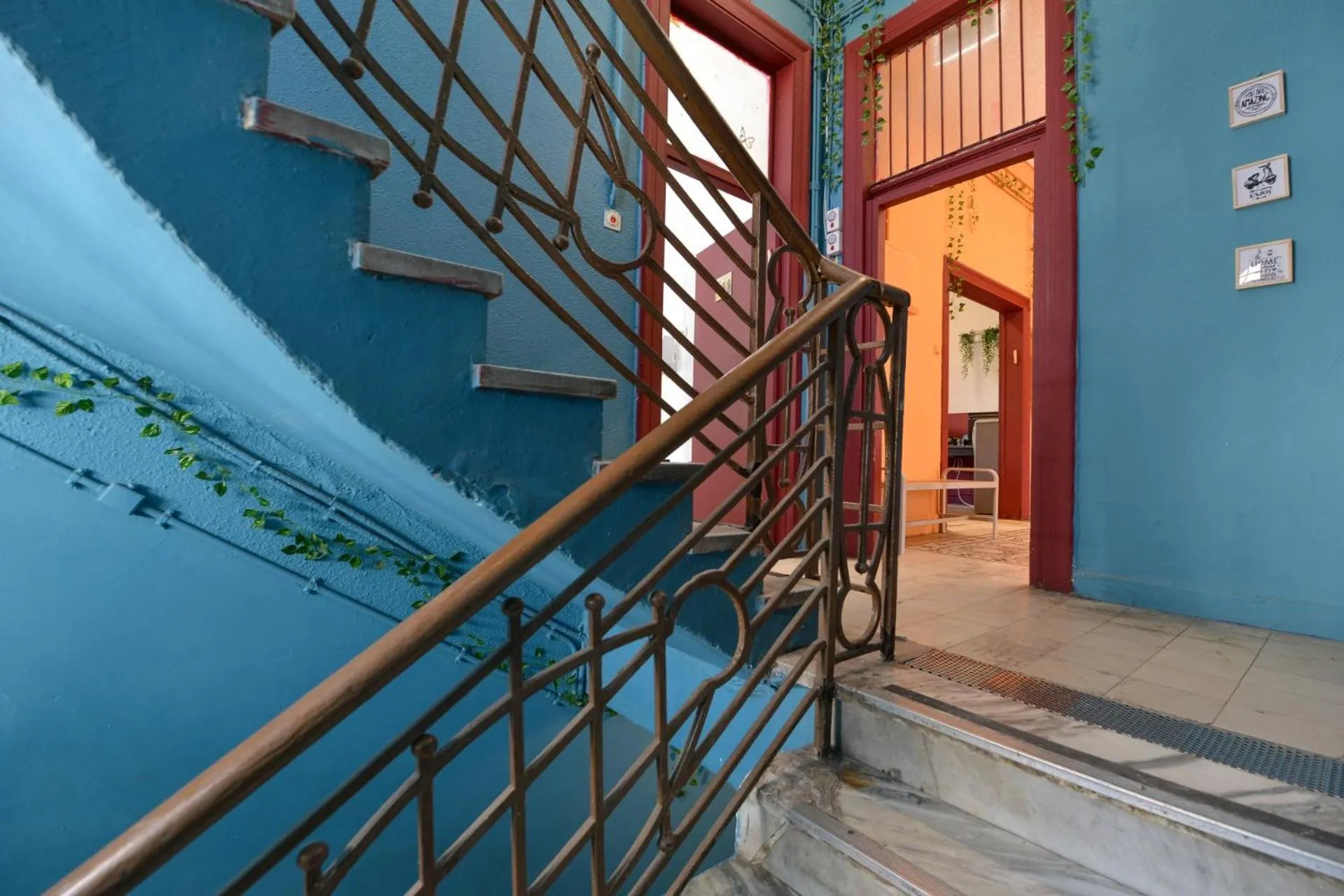 Roger's Hostel Tel Aviv (age 18-45)