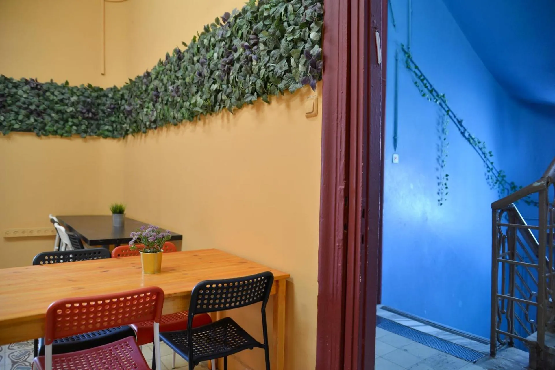 Roger's Hostel Tel Aviv (age 18-45)