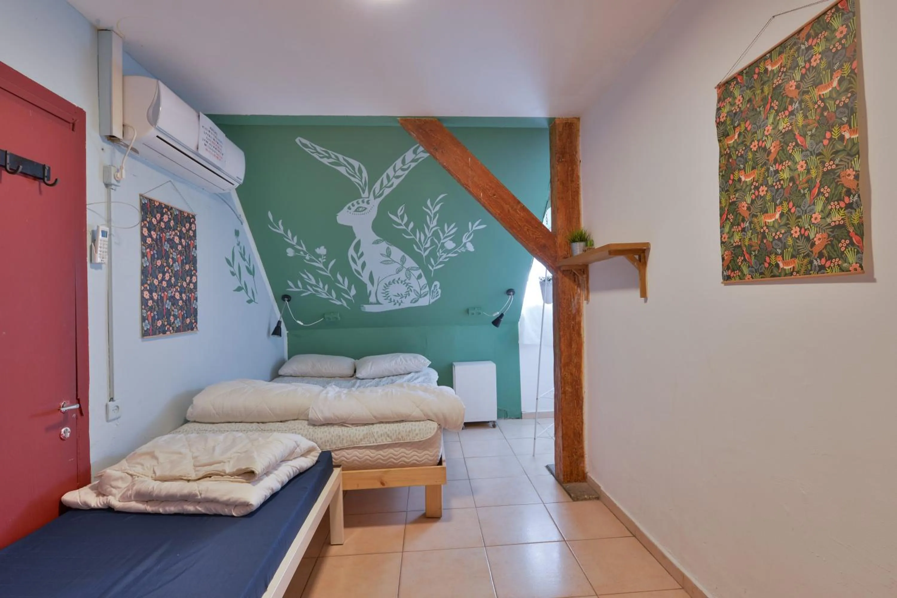 Bed in Roger's Hostel Tel Aviv (age 18-45)