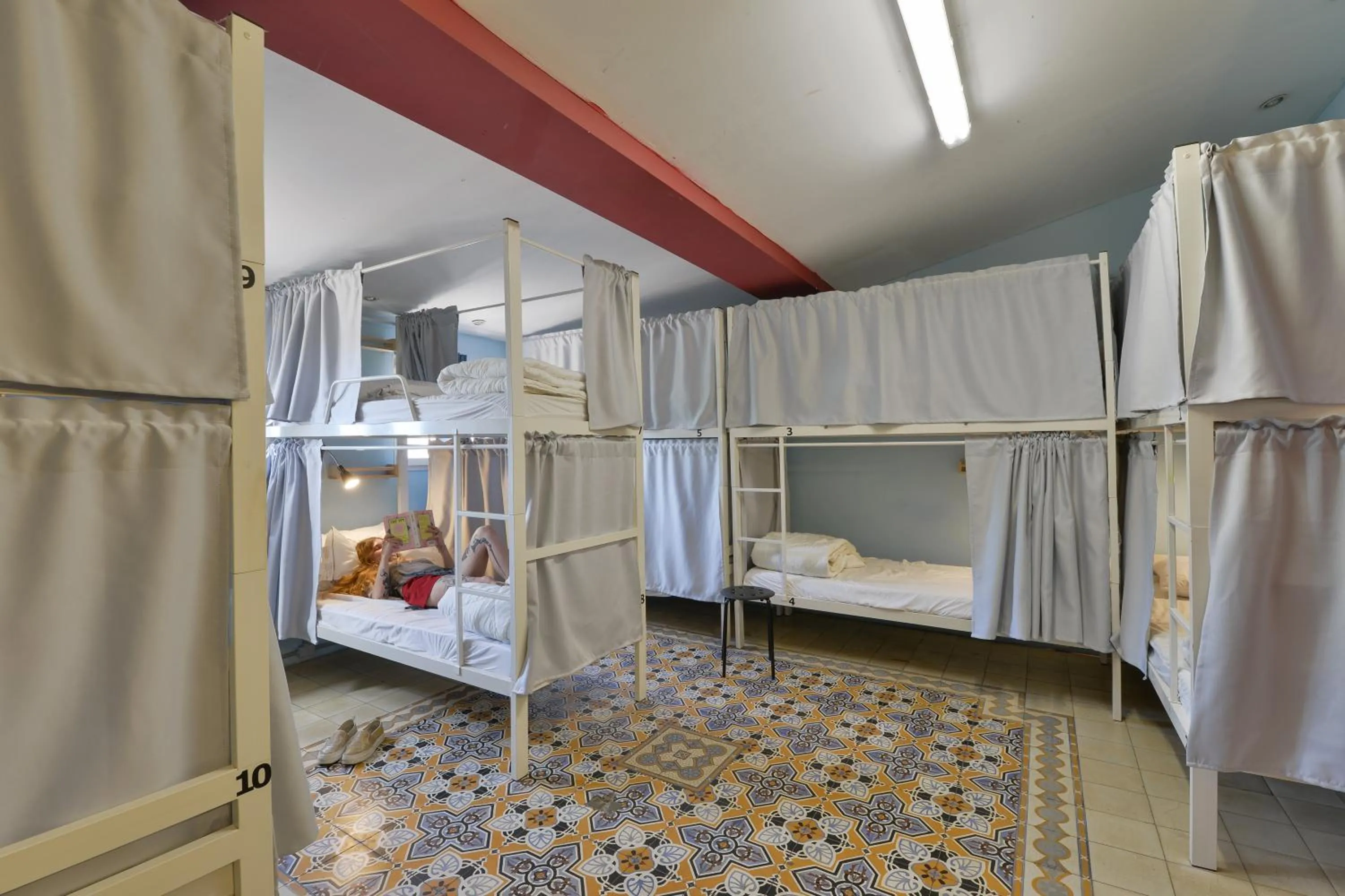 Bed in Roger's Hostel Tel Aviv (age 18-45)