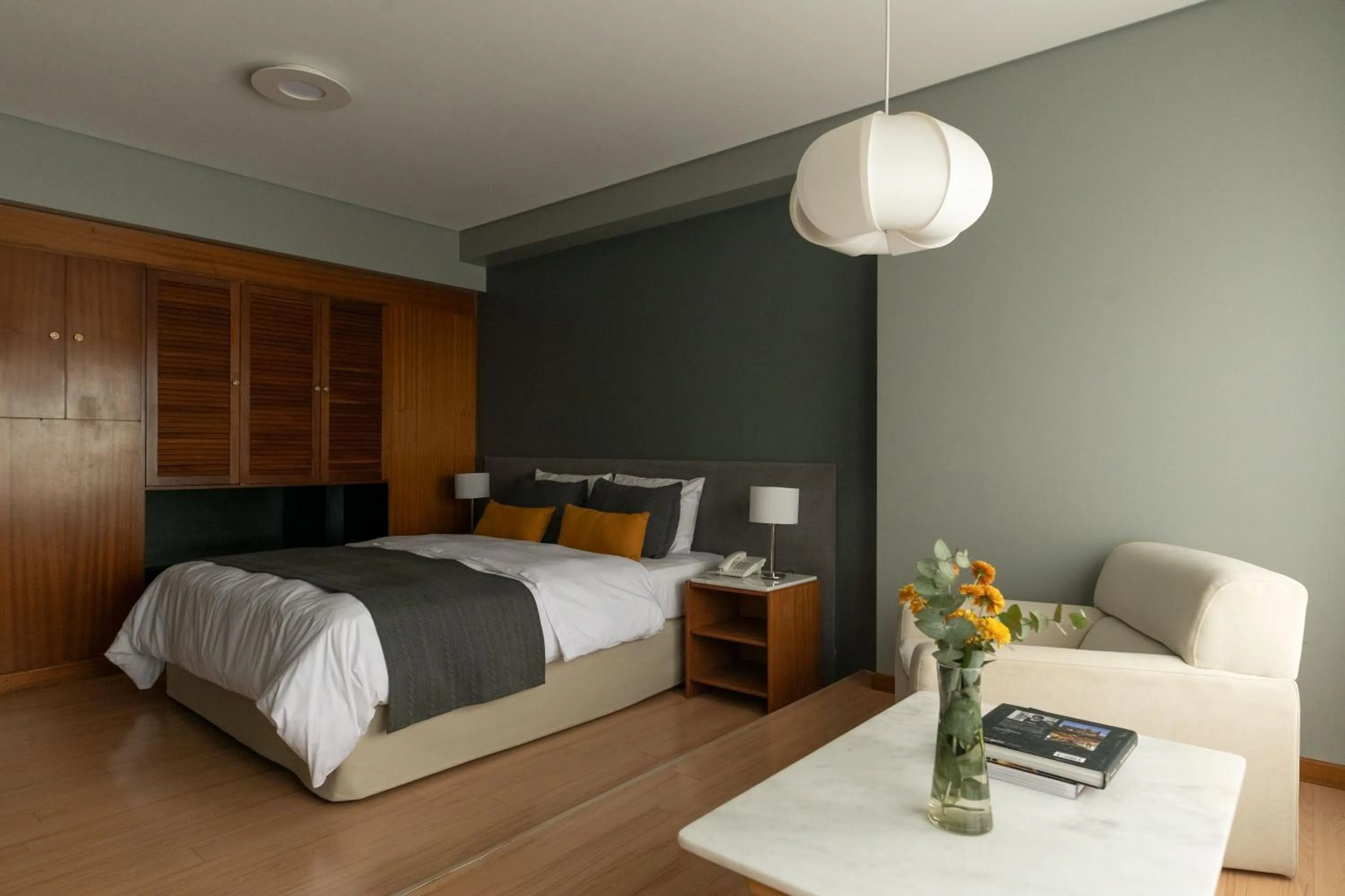 Photo of the whole room, Bed in Aguada Hotel