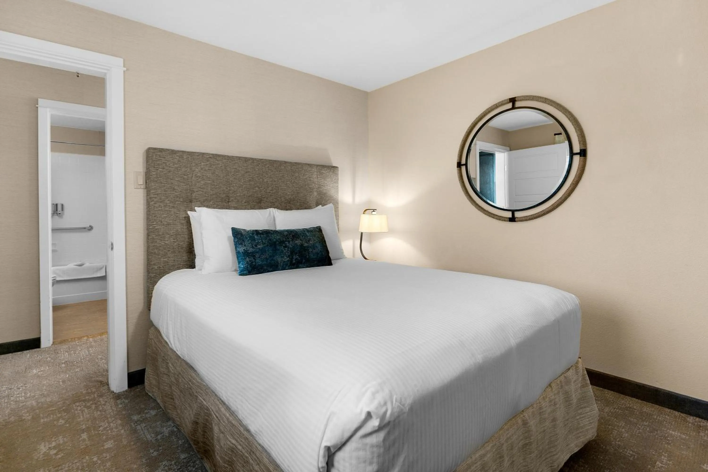 Bedroom, Bed in Schooner's Cove Inn