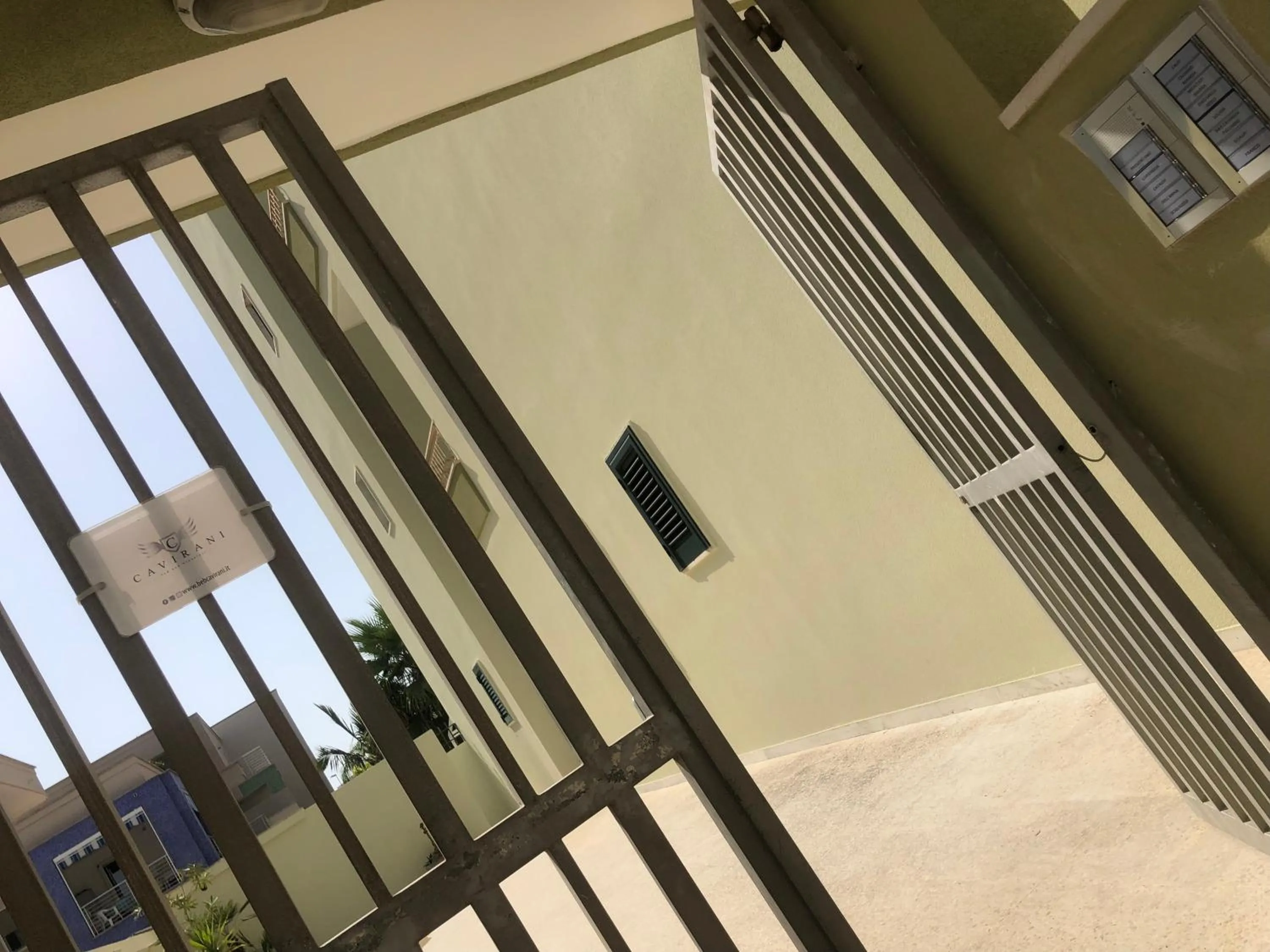 Facade/entrance in B&B Cavirani