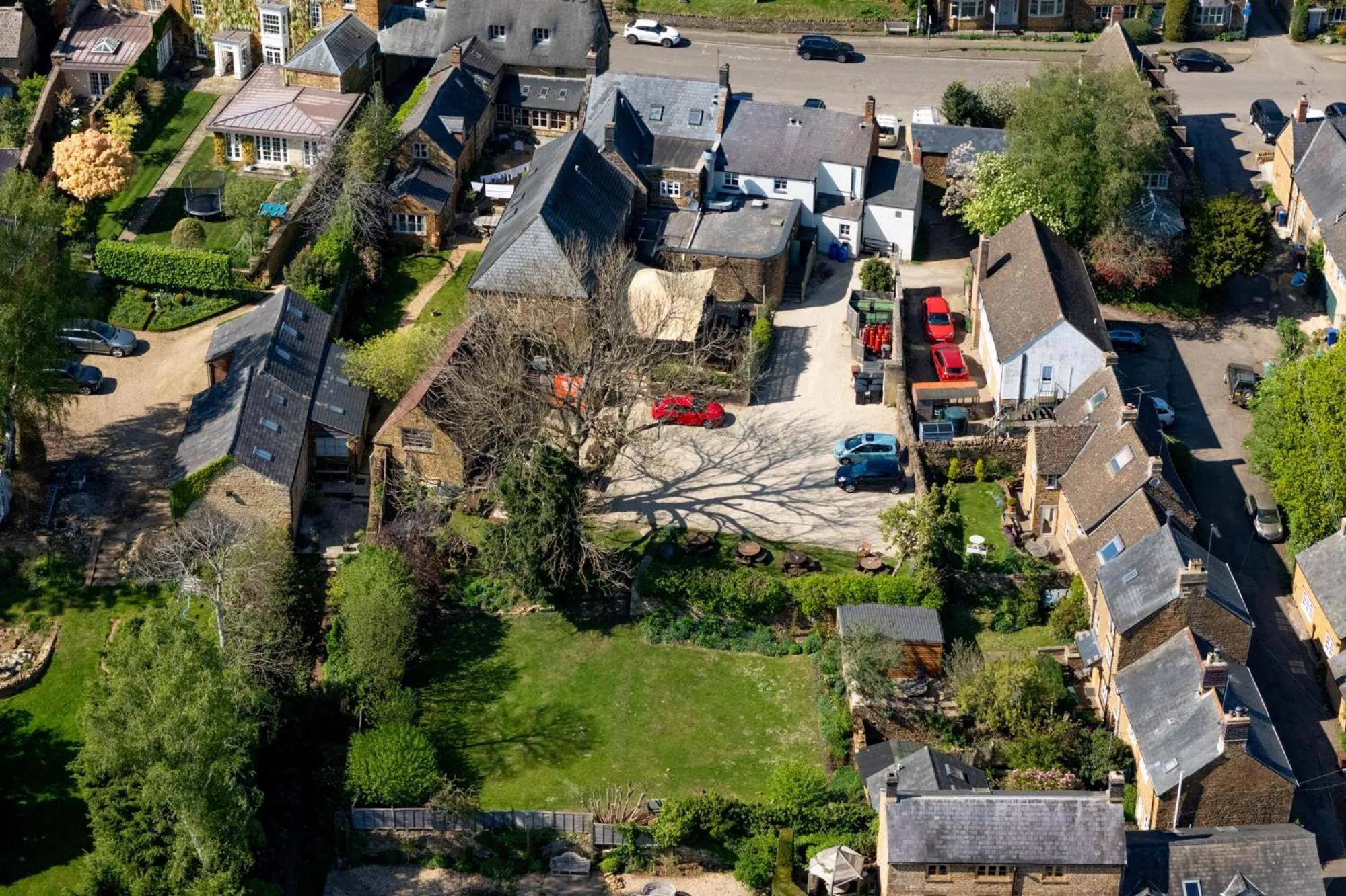 Property building in The Sun Inn At Hook Norton