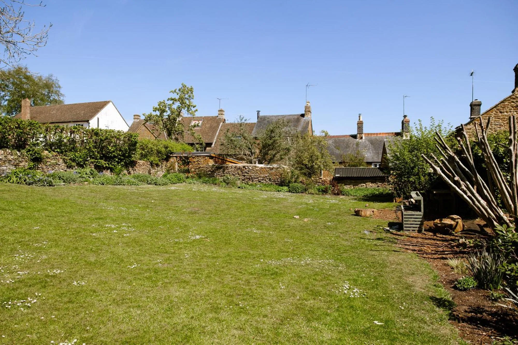 Garden in The Sun Inn At Hook Norton