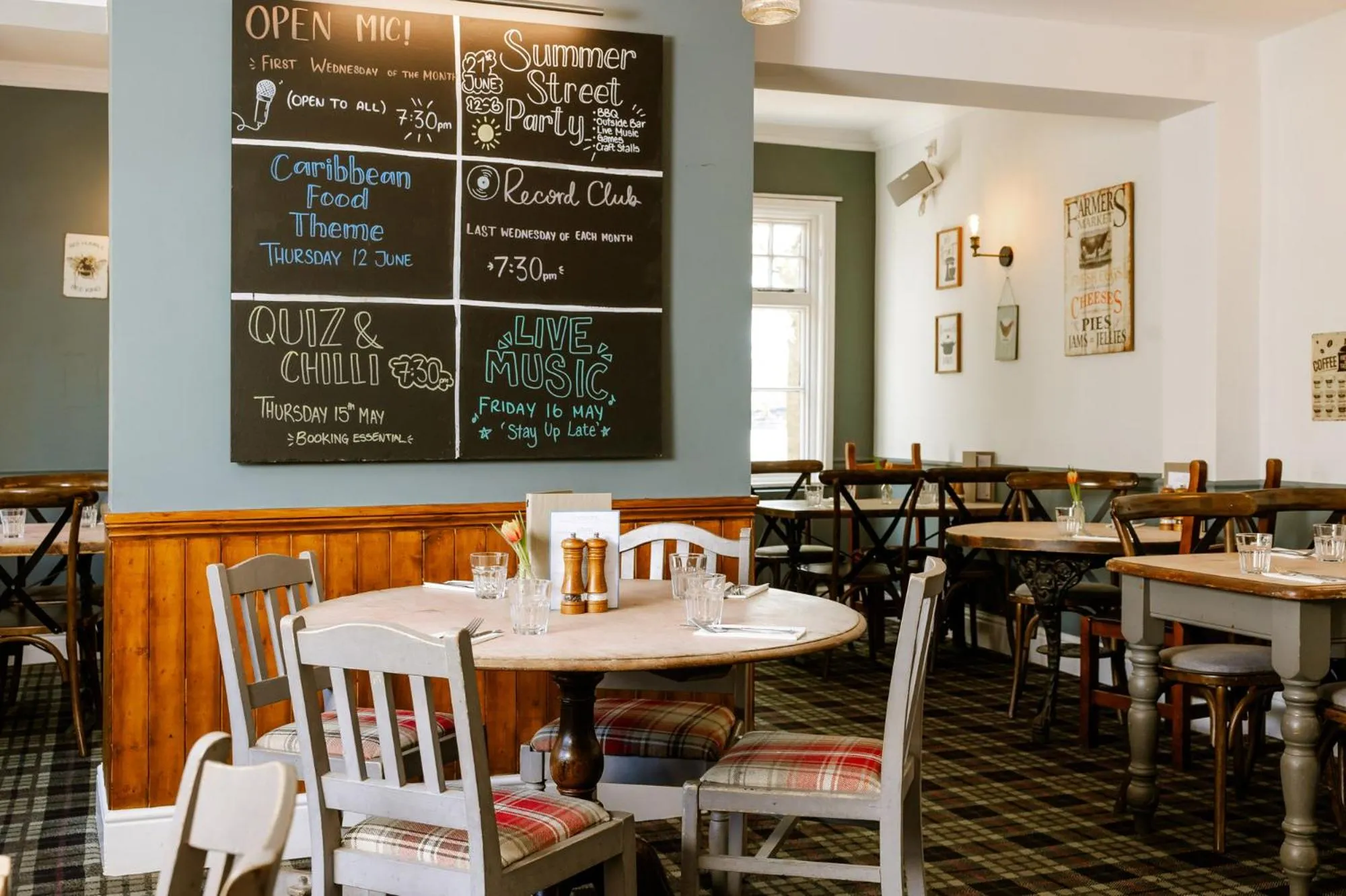 Restaurant/places to eat in The Sun Inn At Hook Norton