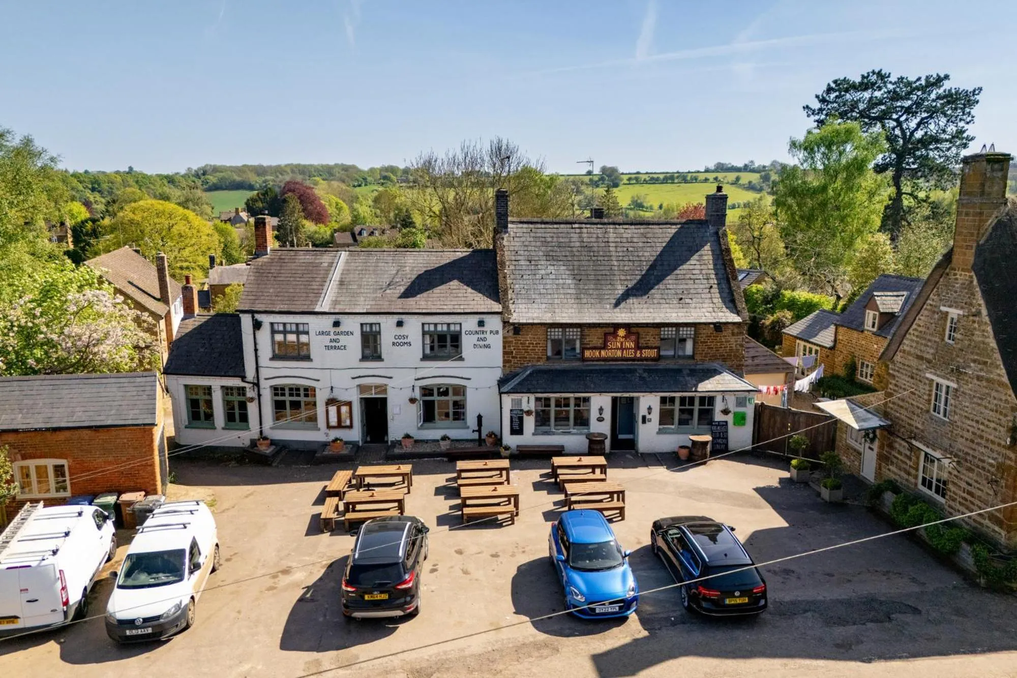 Property building in The Sun Inn At Hook Norton