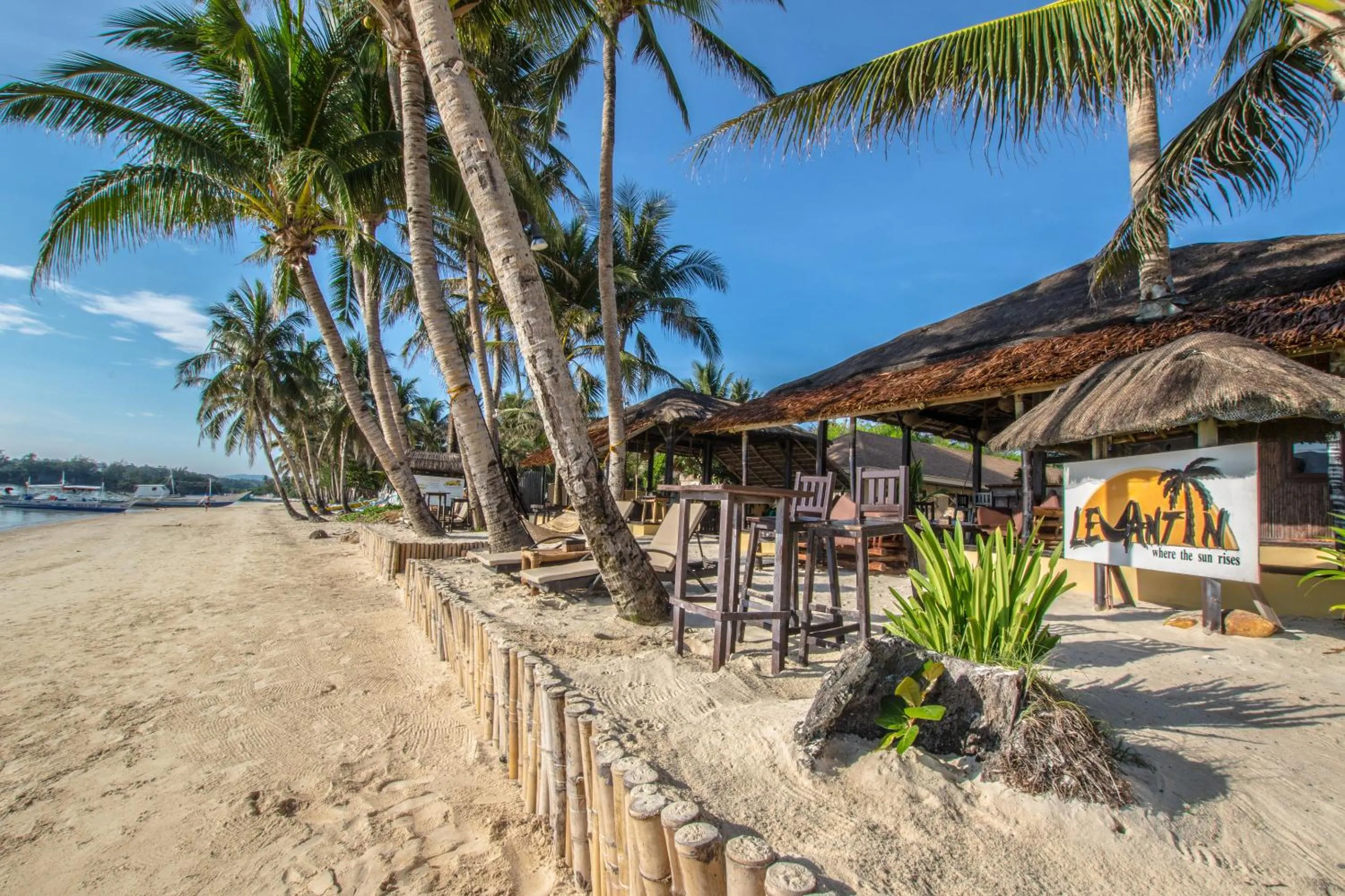 Facade/entrance in Levantin Boracay
