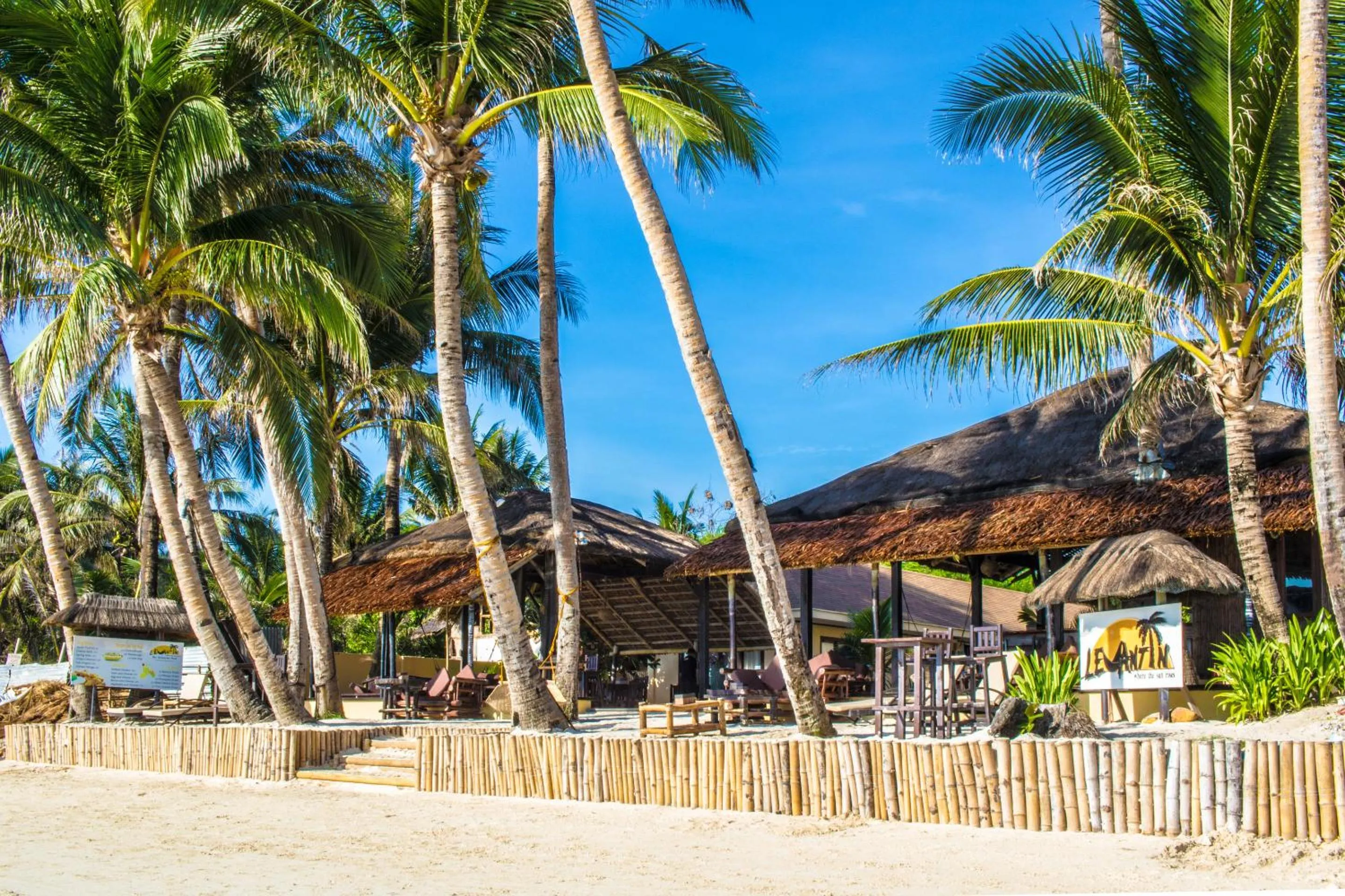 Facade/entrance in Levantin Boracay