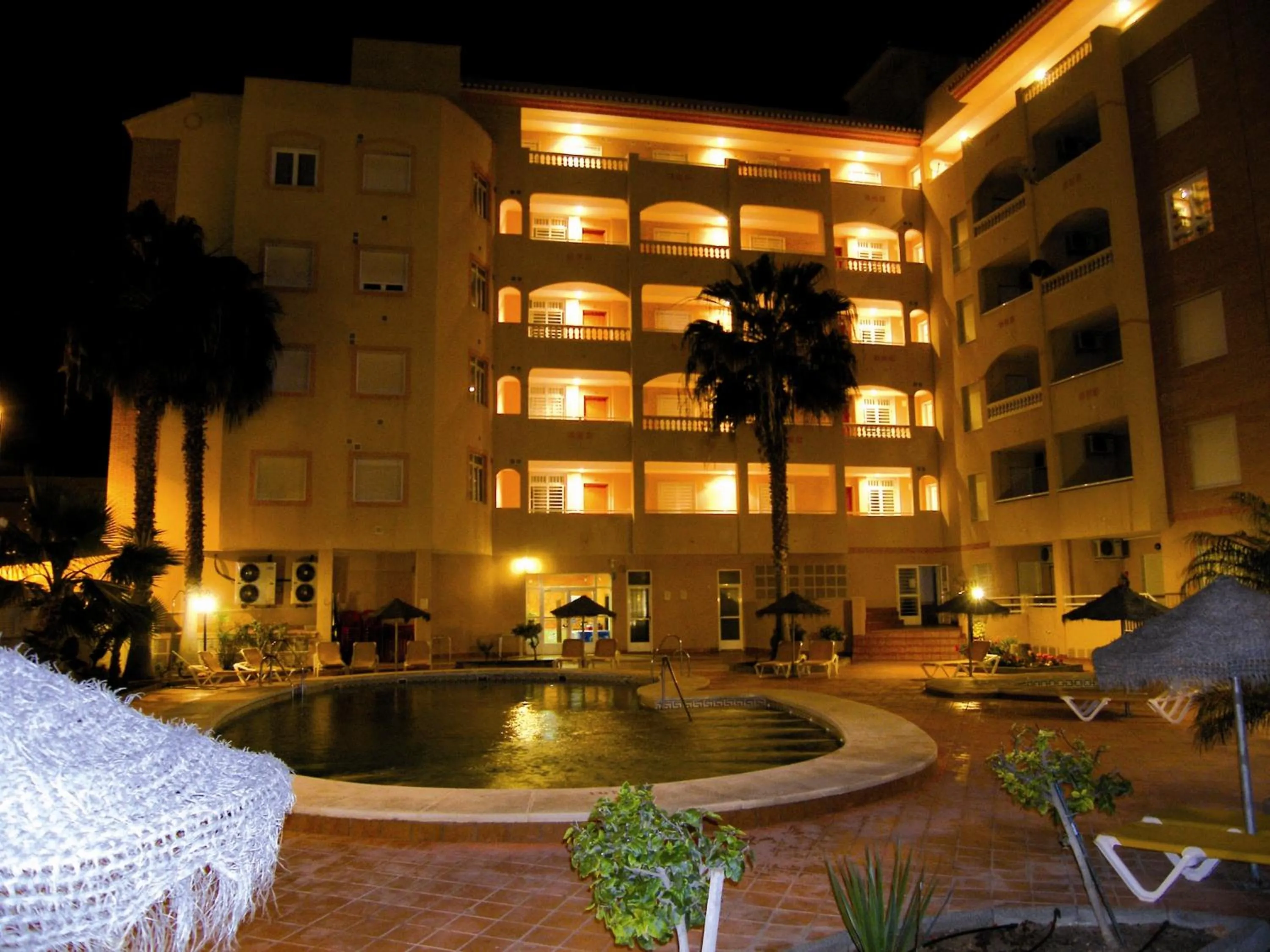 Facade/entrance in Apartamentos Maracay