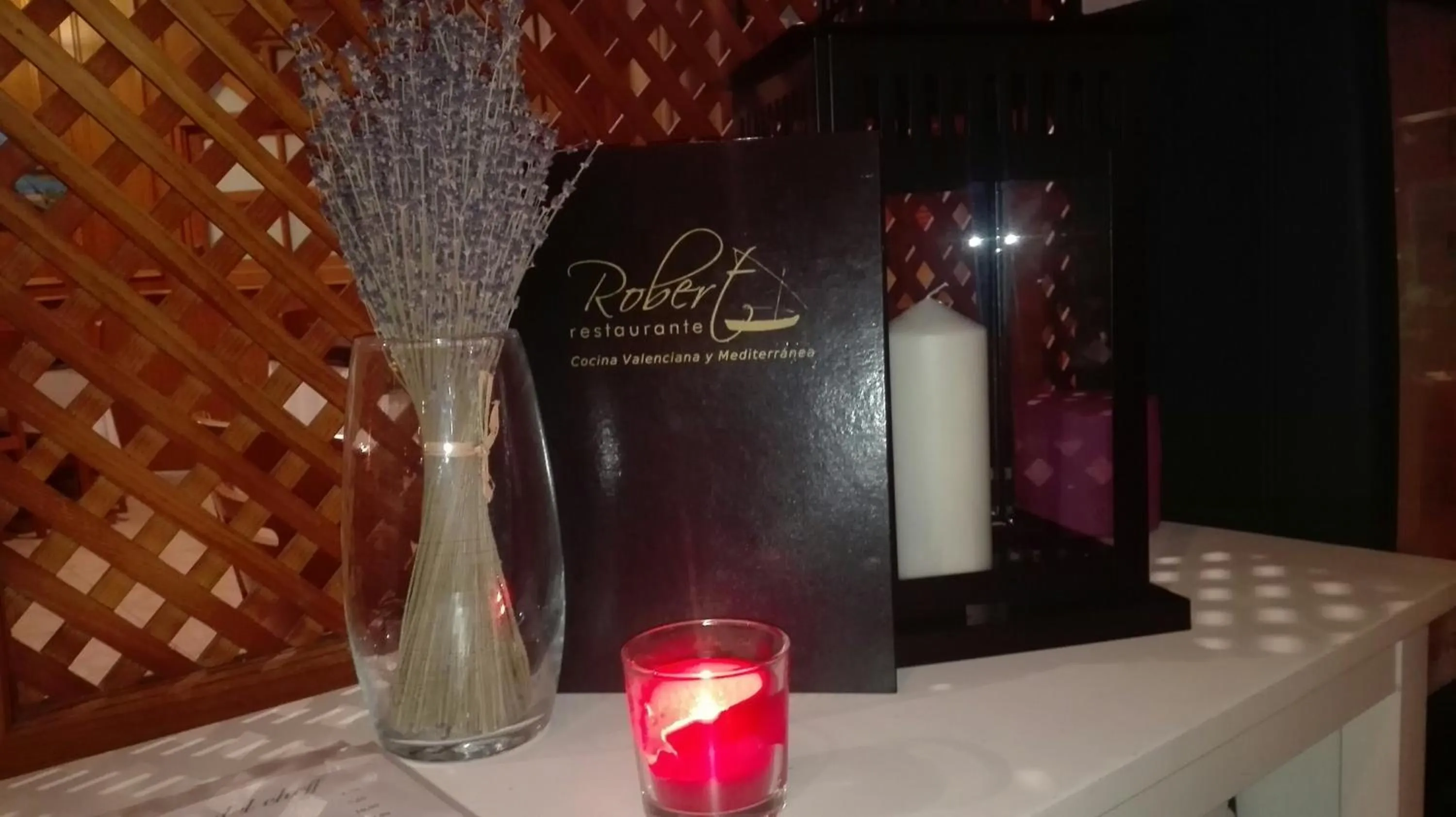 Restaurant/places to eat in Hostal Andrés