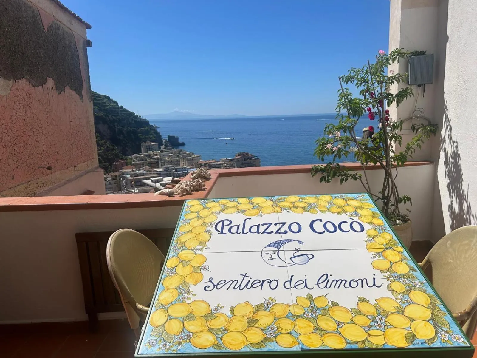 Natural landscape in Palazzo Cocò Sentiero dei Limoni