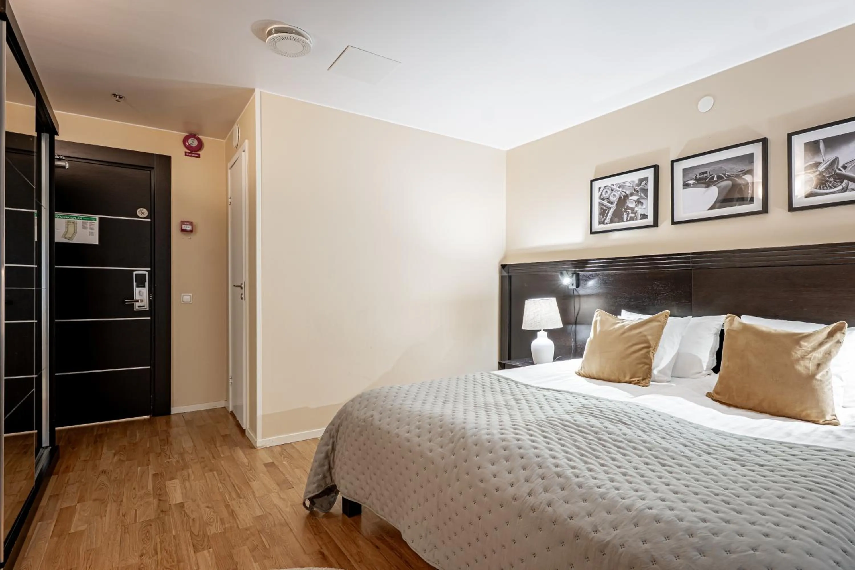 Bed in Solna Park & Hotel