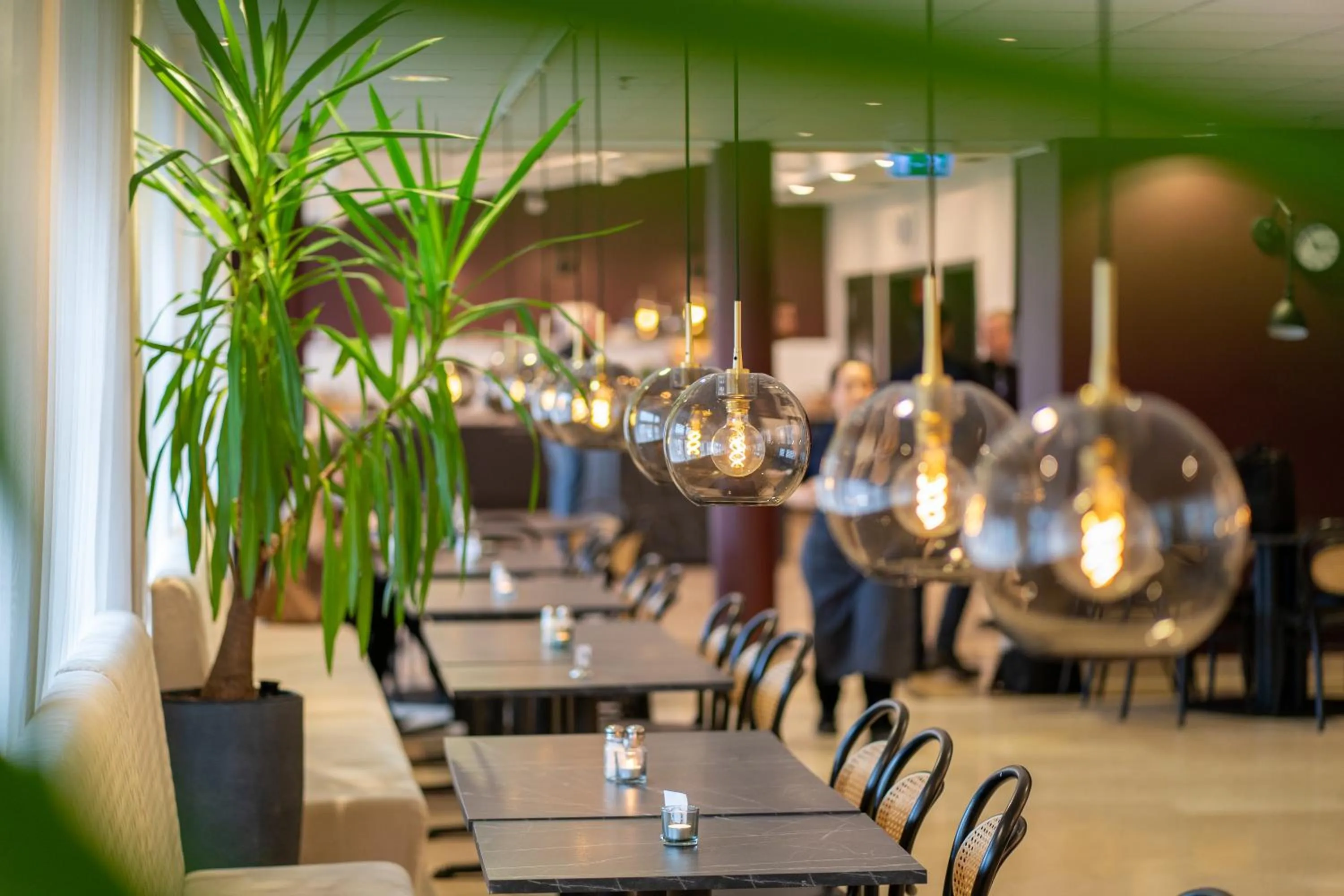 Restaurant/places to eat in Solna Park & Hotel